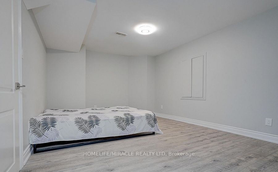 28 Hunwicks Crescent, Ajax 3