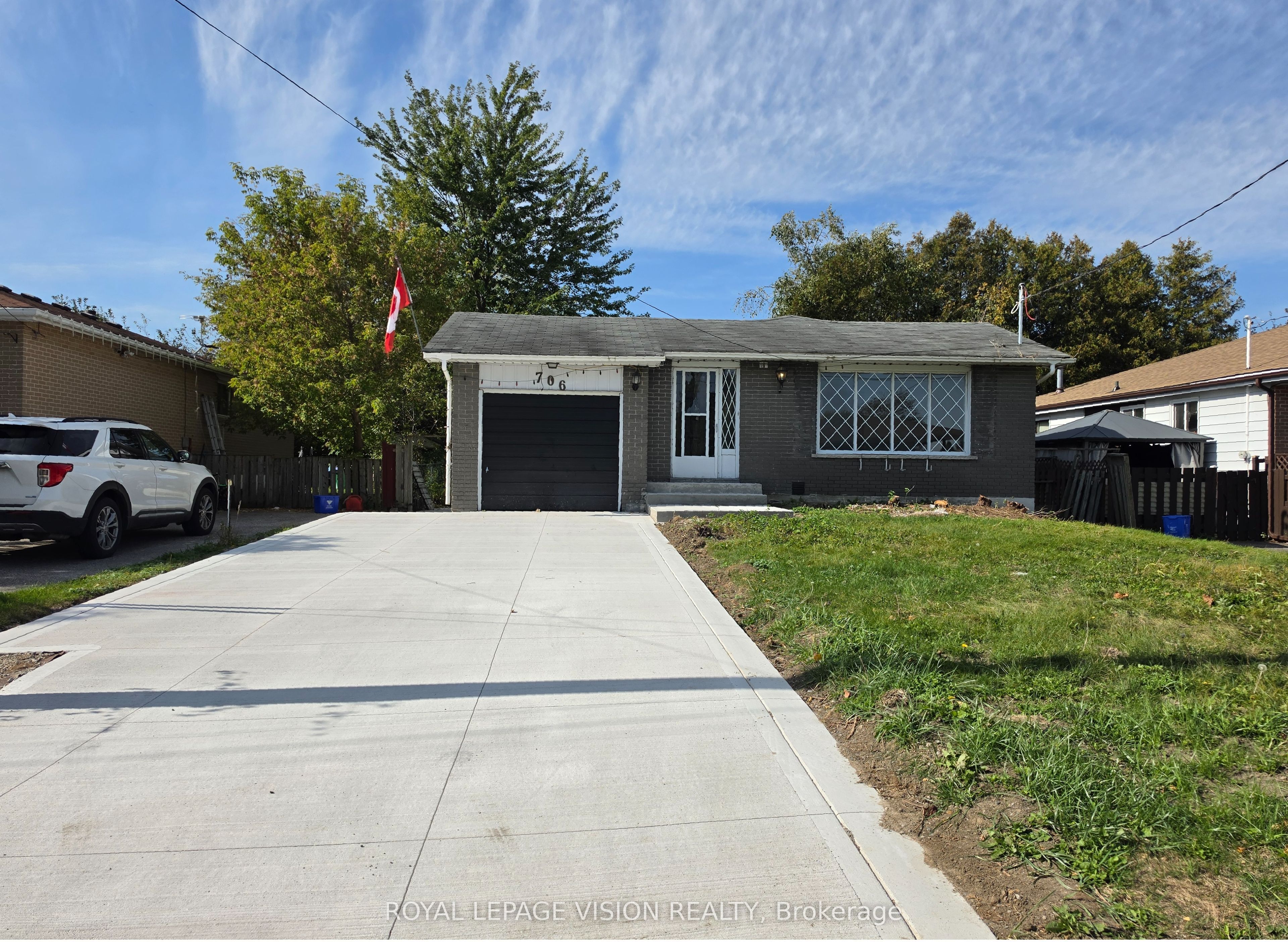 Unit Upper - 706 Leaside Street, Pickering 2