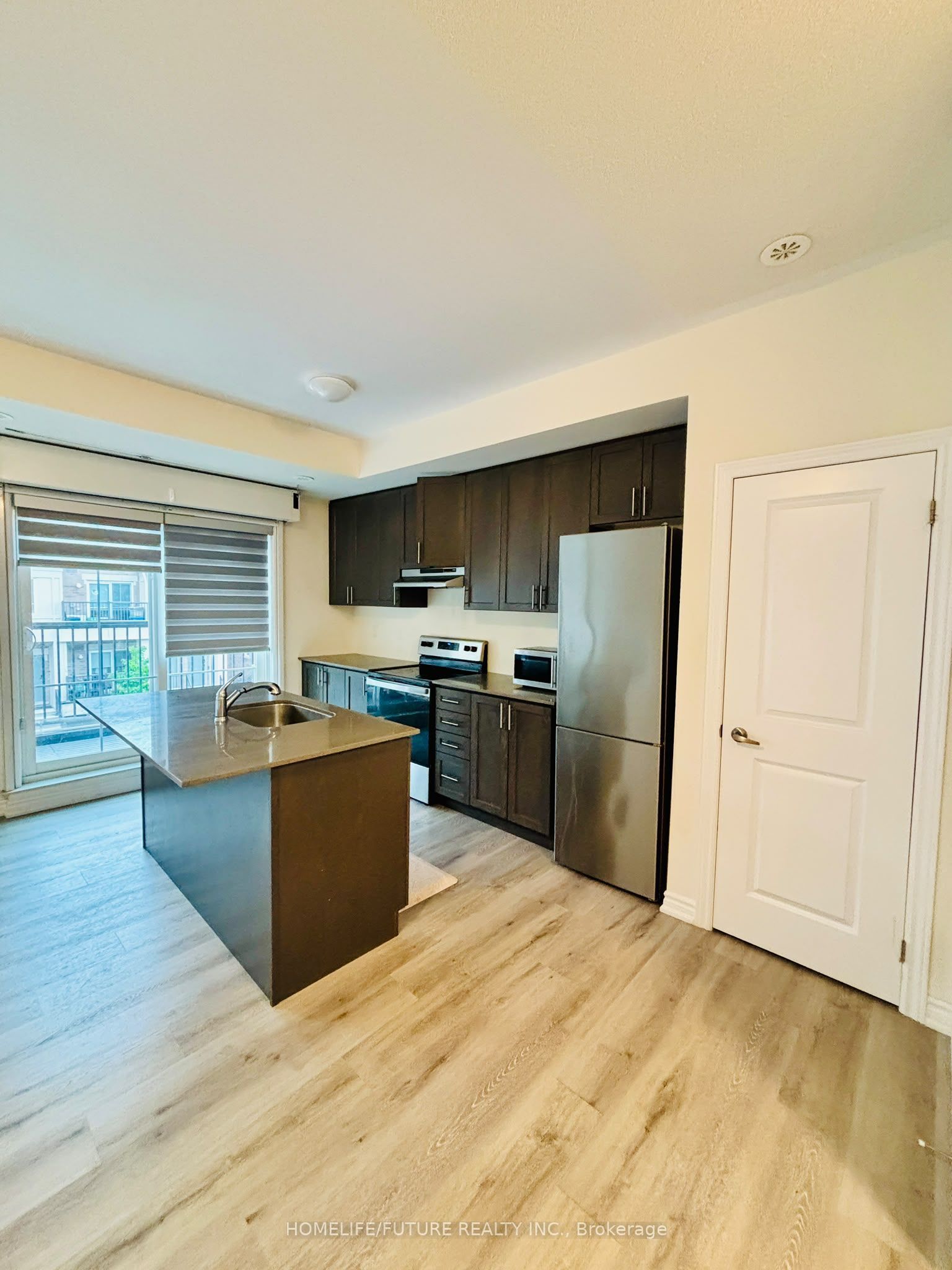 Unit 1 - 475 Beresford Path, Oshawa 5