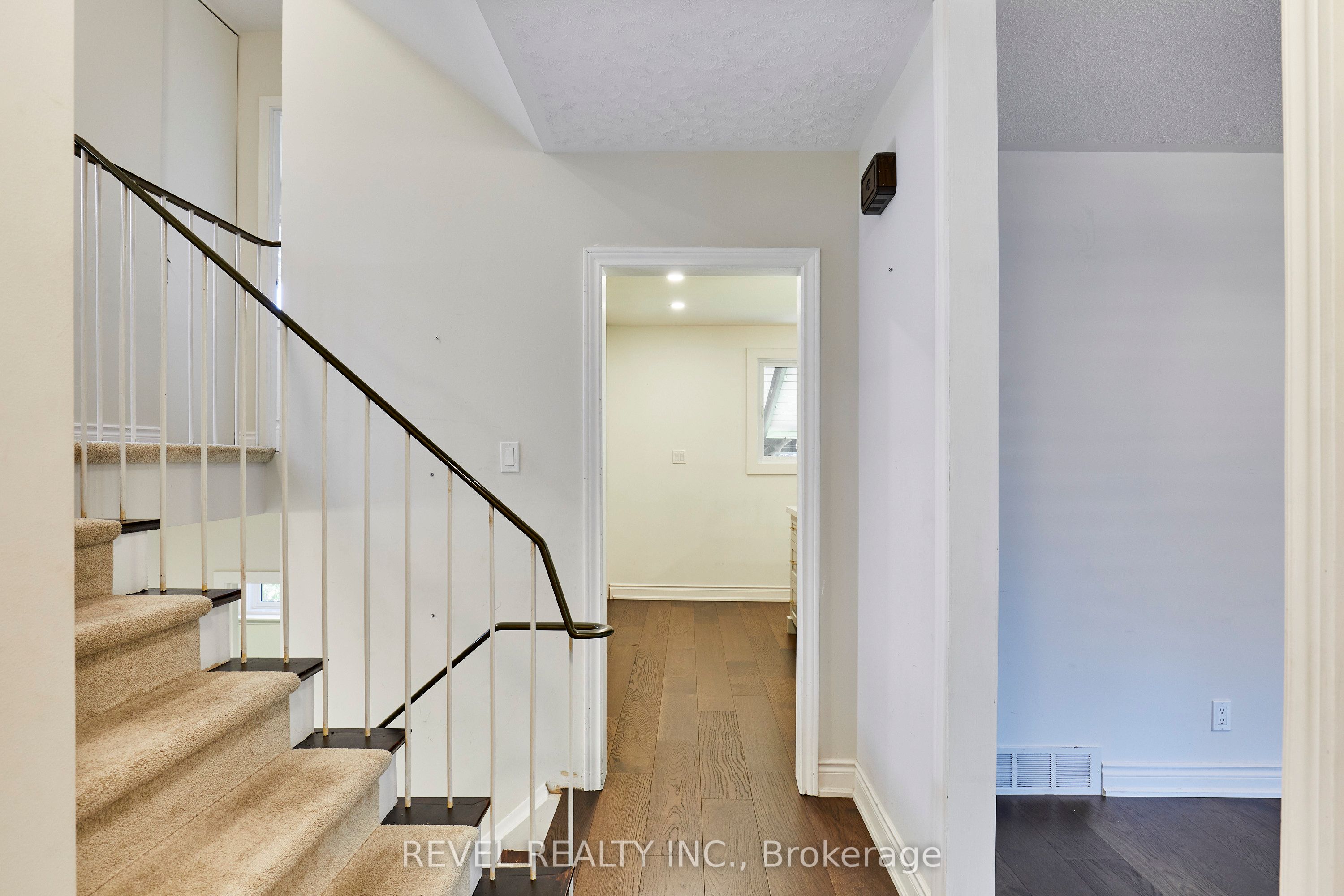 1260 Ilona Park Road, Pickering 3