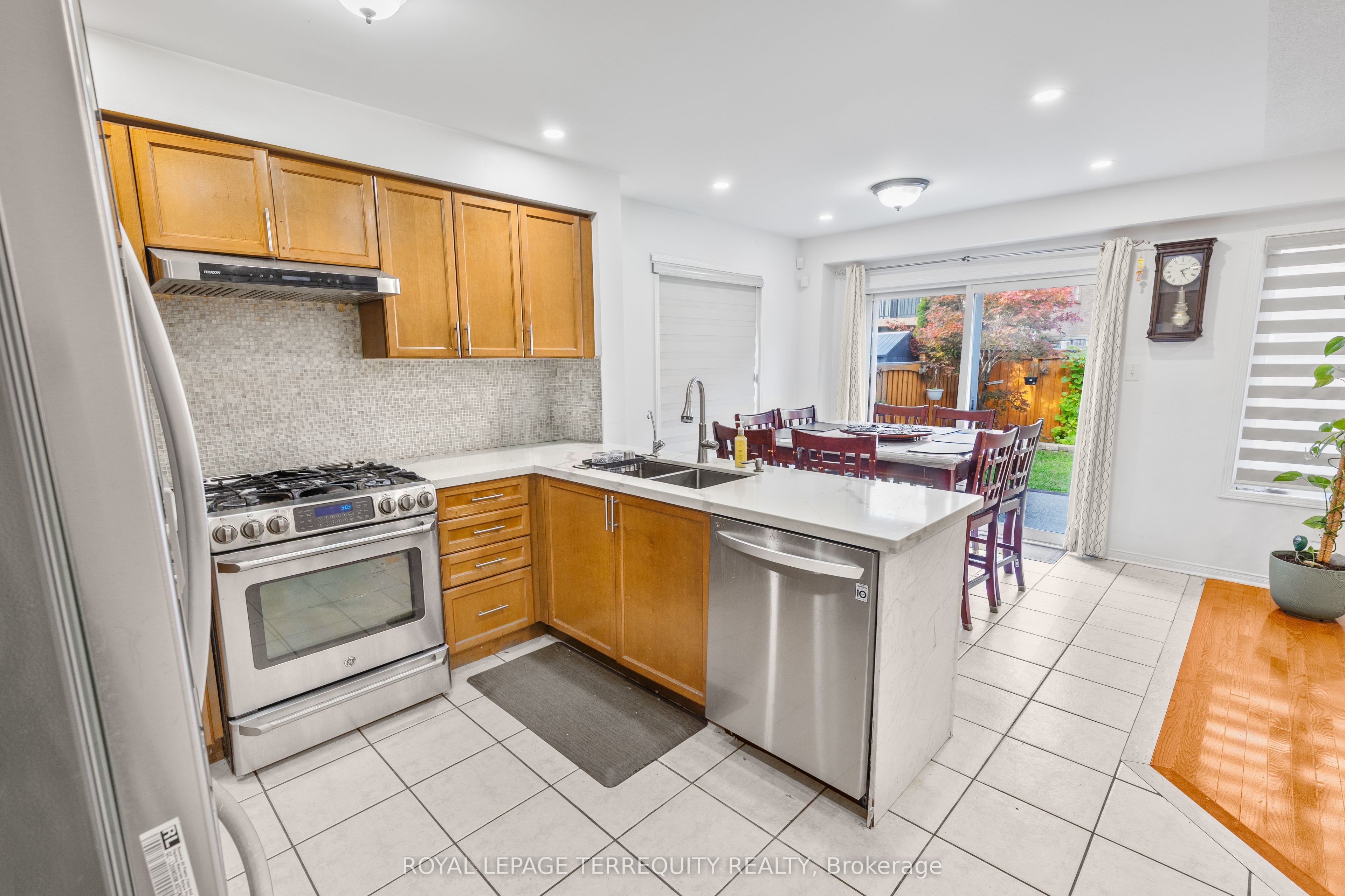 44 Thackery Drive, Ajax 5