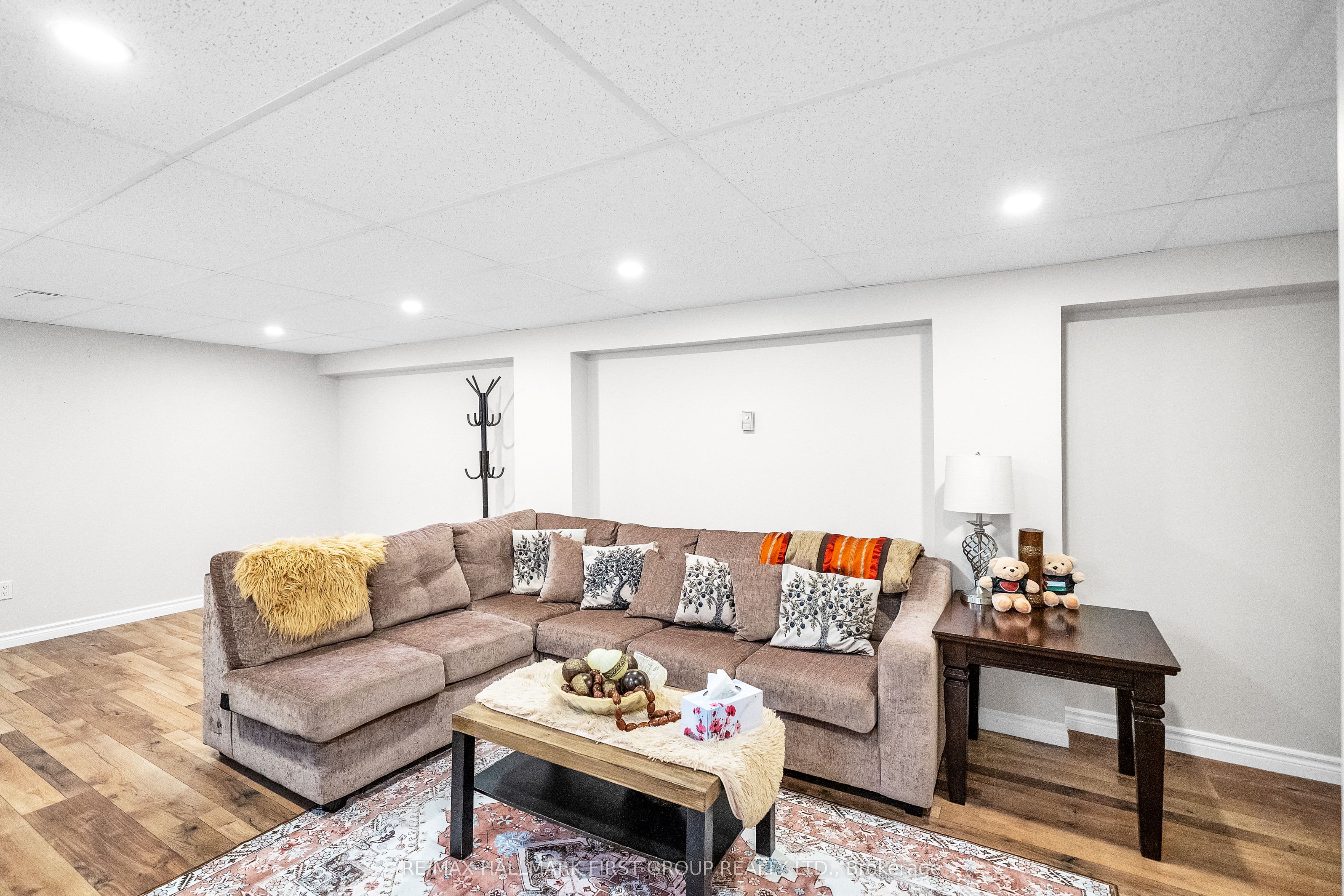 487 Cunningham Avenue, Oshawa 2