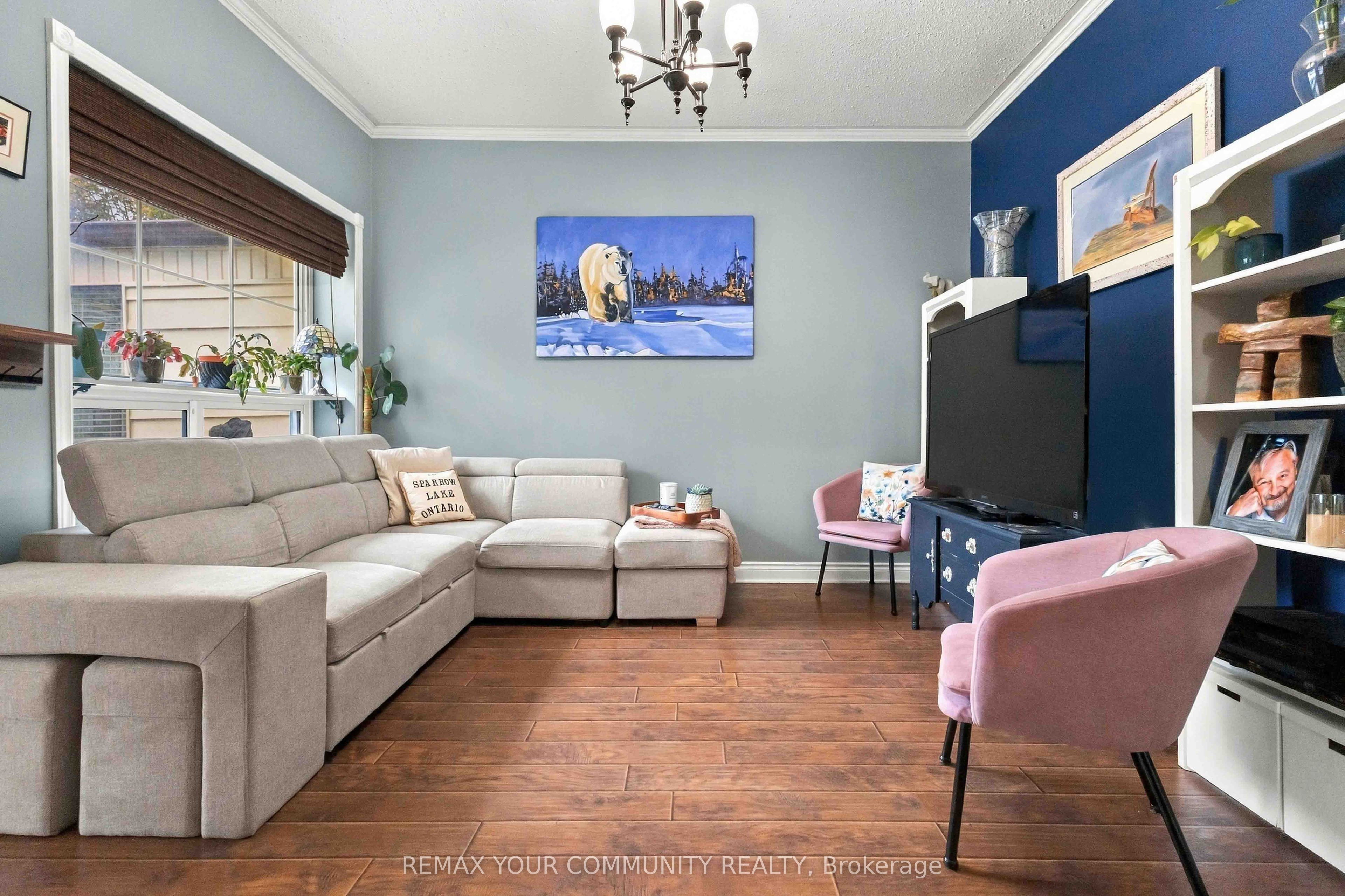 318 Mary Street W, Whitby 4