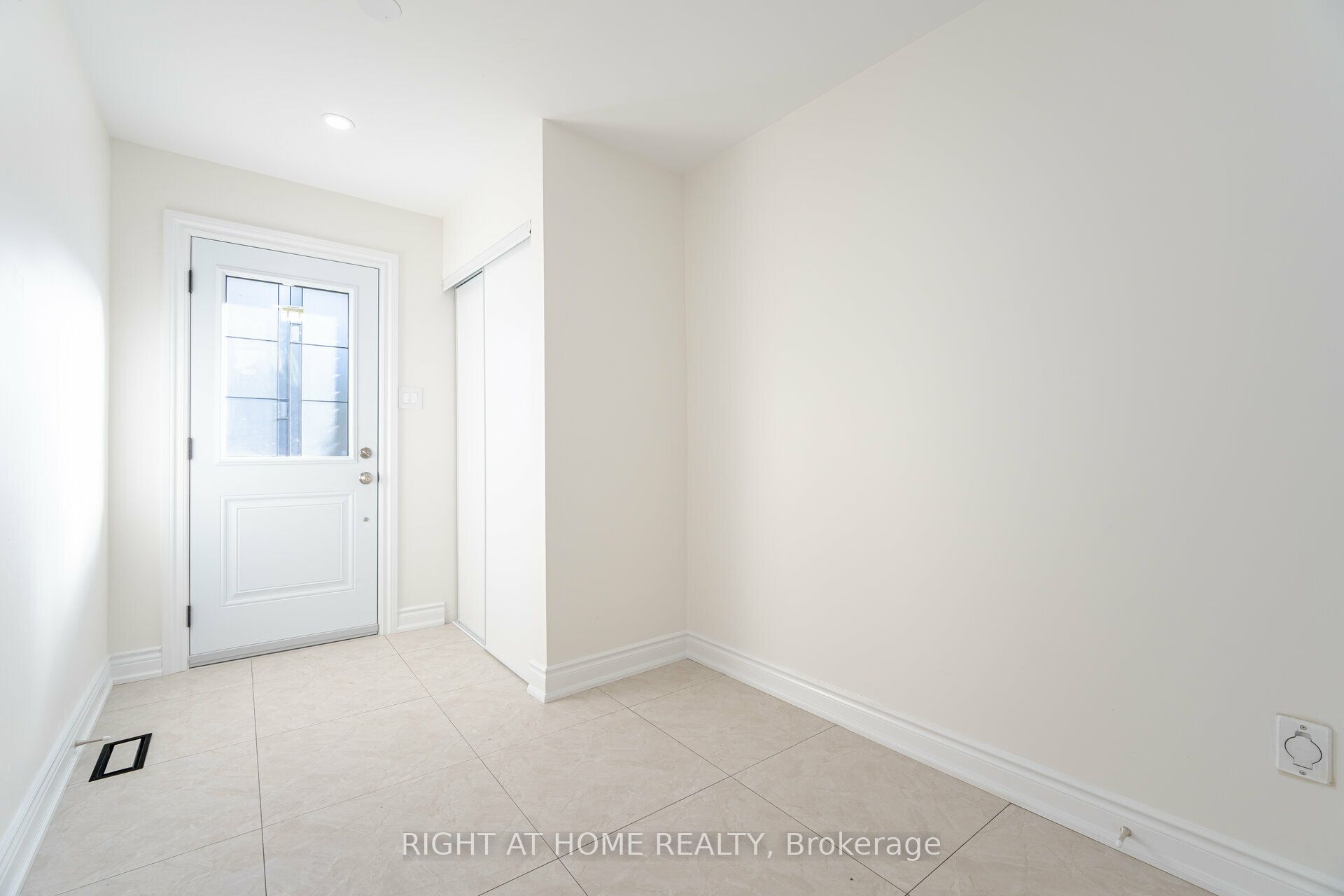 Unit 13 - 1995 Pinegrove Avenue, Pickering 4