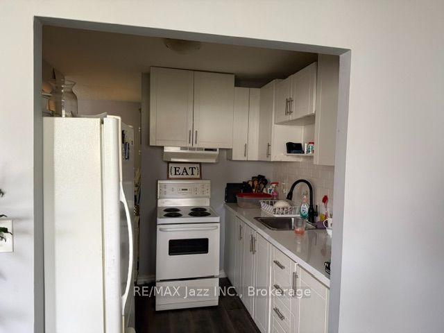Unit 2 - 43 Wayne Avenue, Oshawa 2