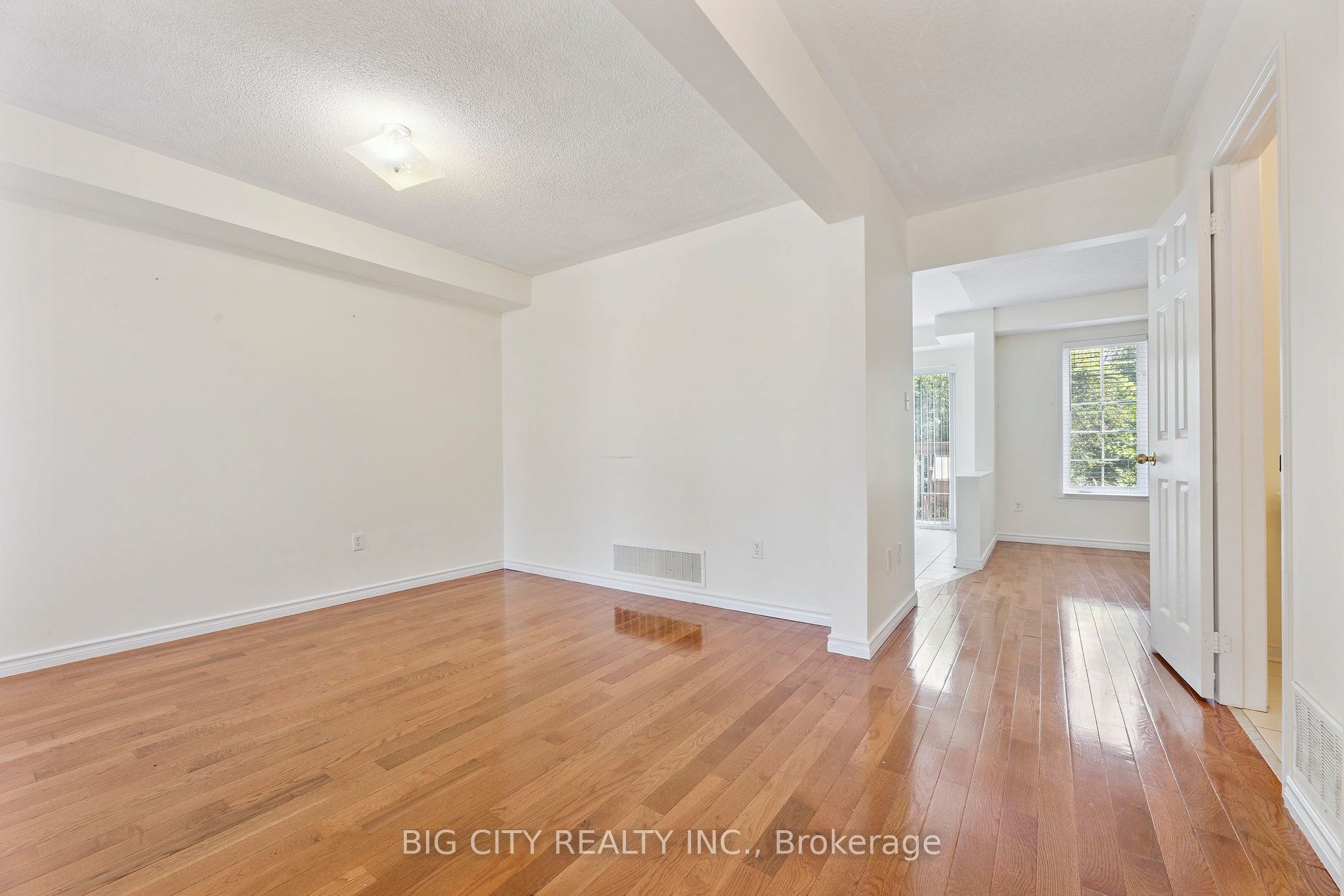 Unit Upper - 23 Angier Crescent, Ajax 3
