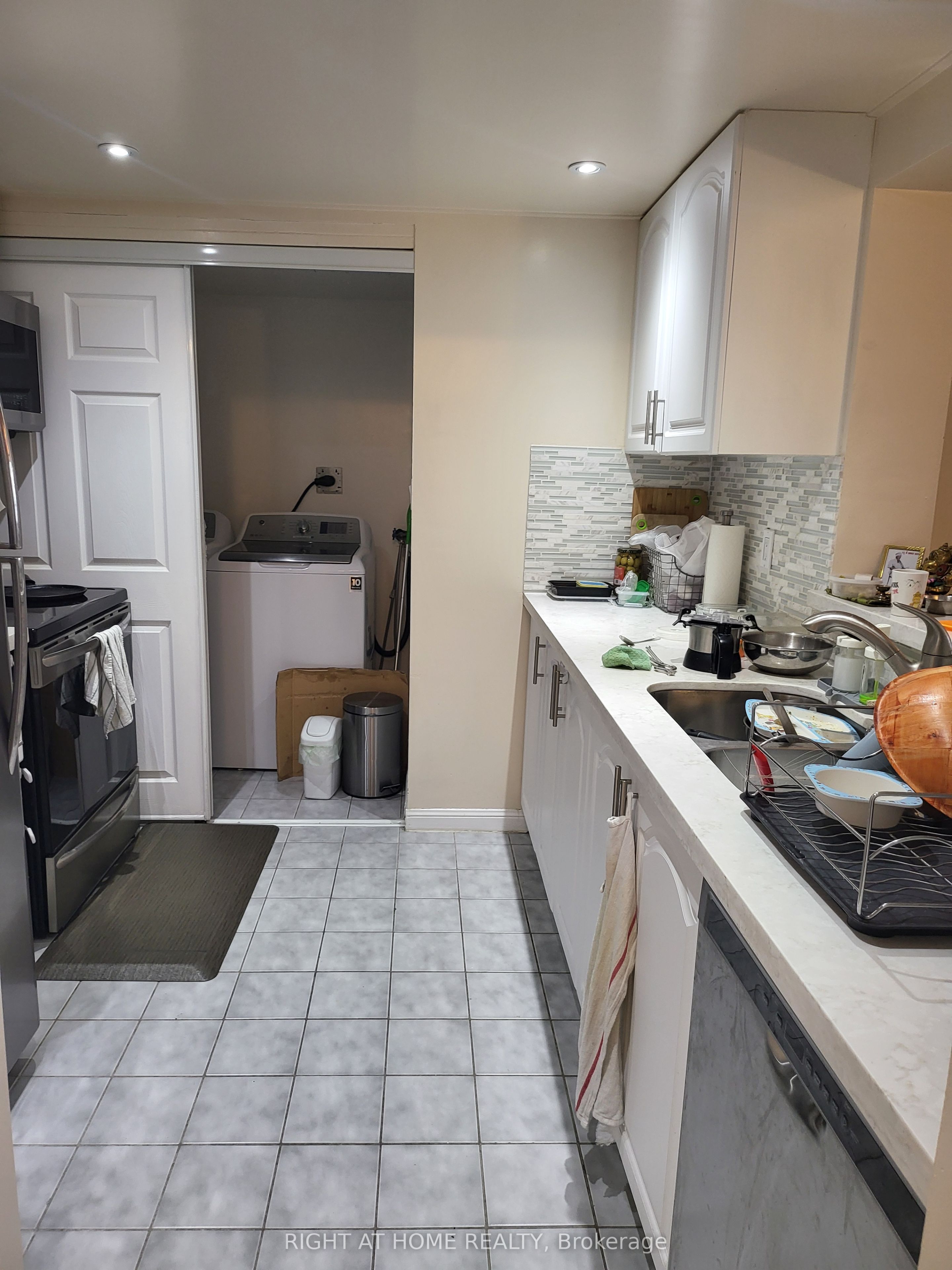 Unit 1502 - 88 Corporate Drive, Scarborough 4