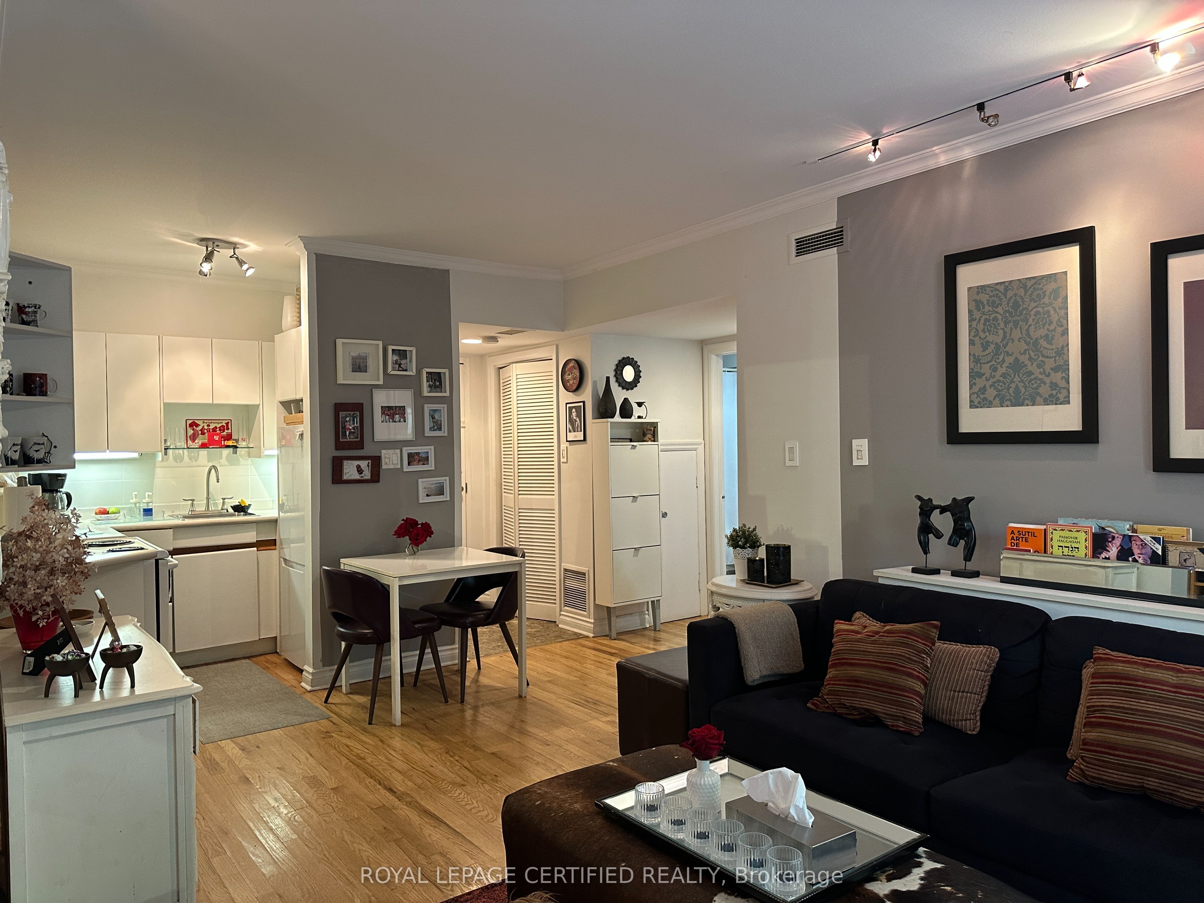 Unit 2 - 60 Kippendavie Avenue, Toronto 3