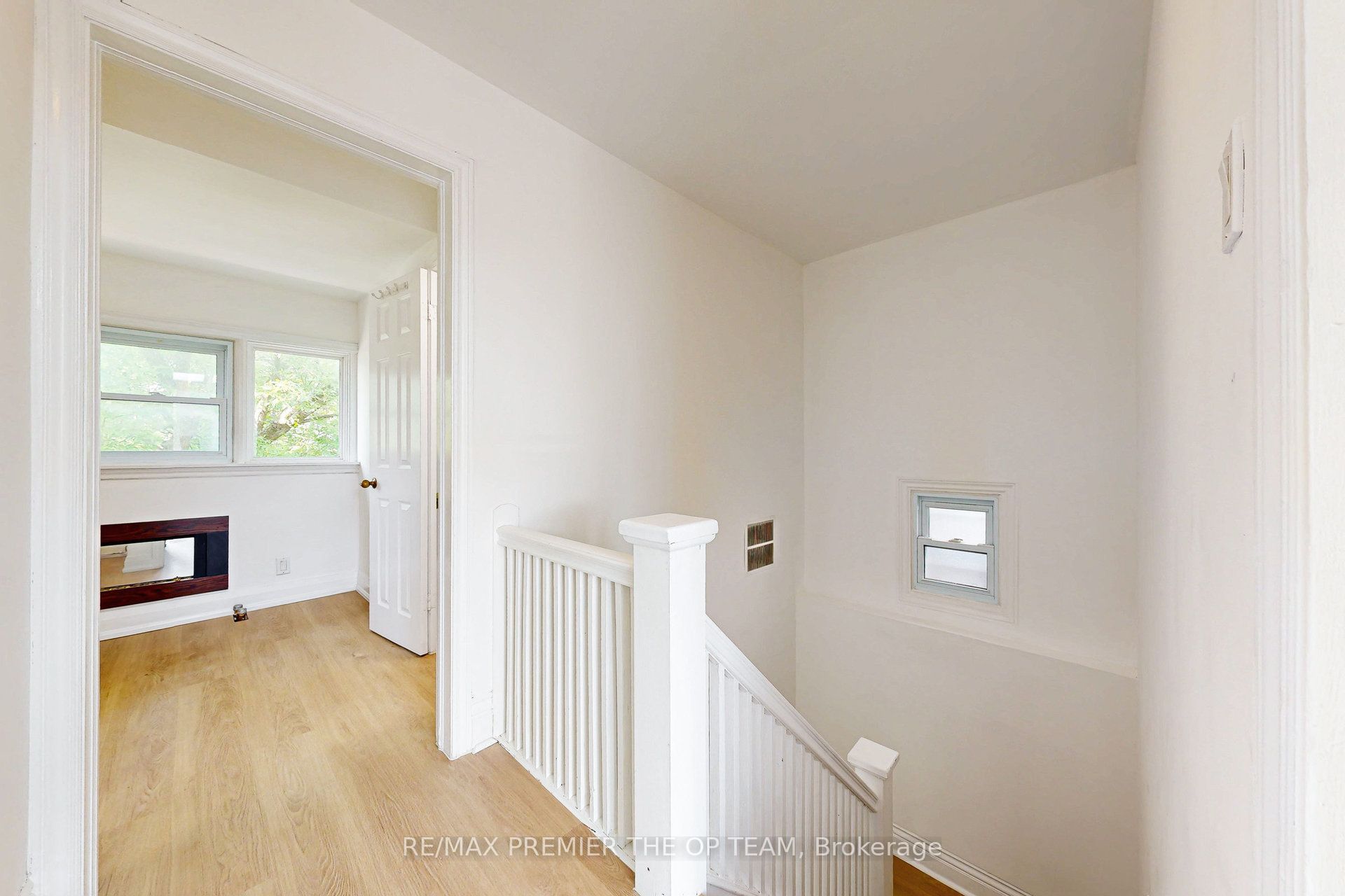 Unit 4 - 11 Columbine Avenue, Toronto 5