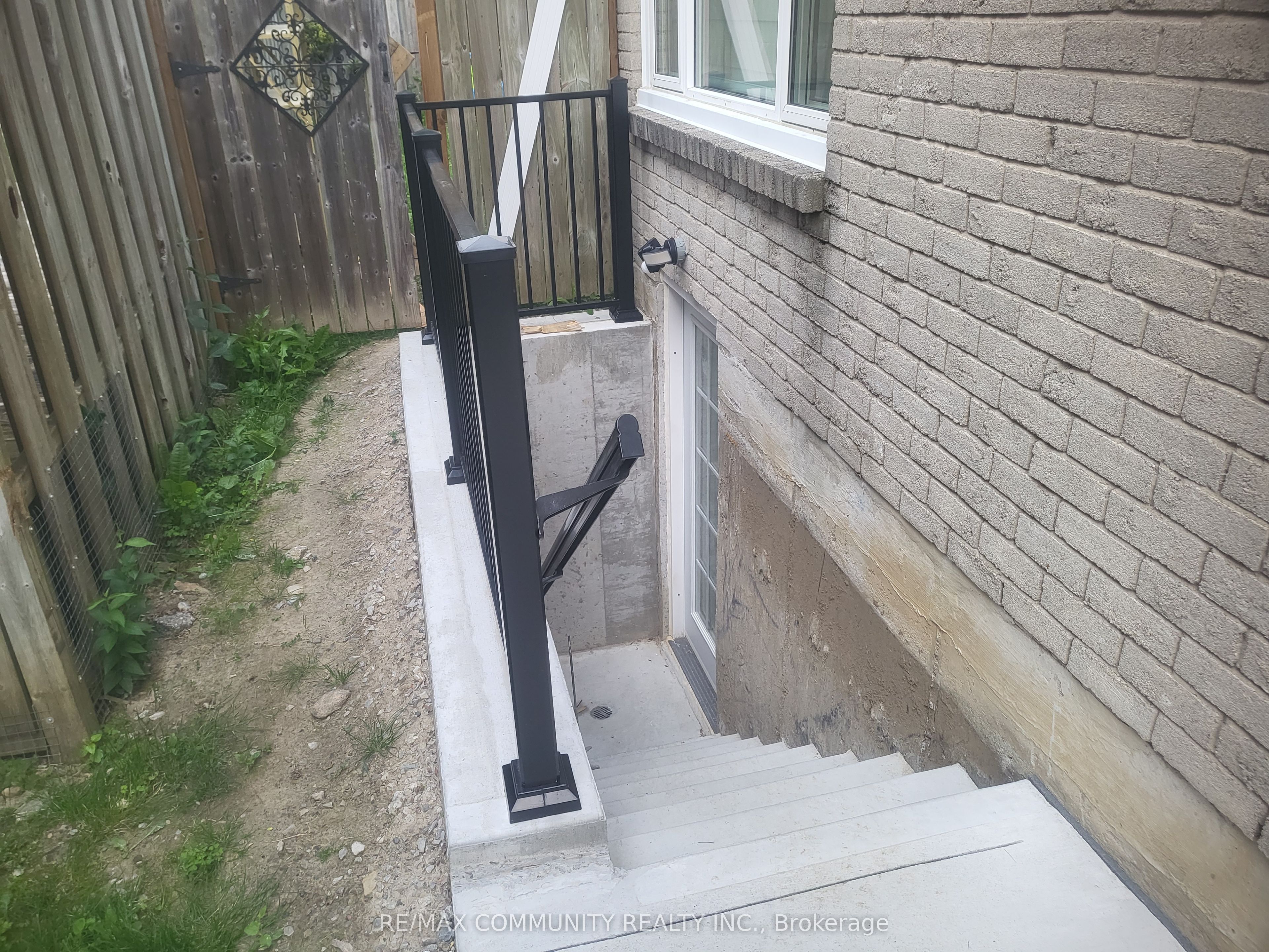 Unit Basement - 609 Amberwood Crescent, Pickering 4