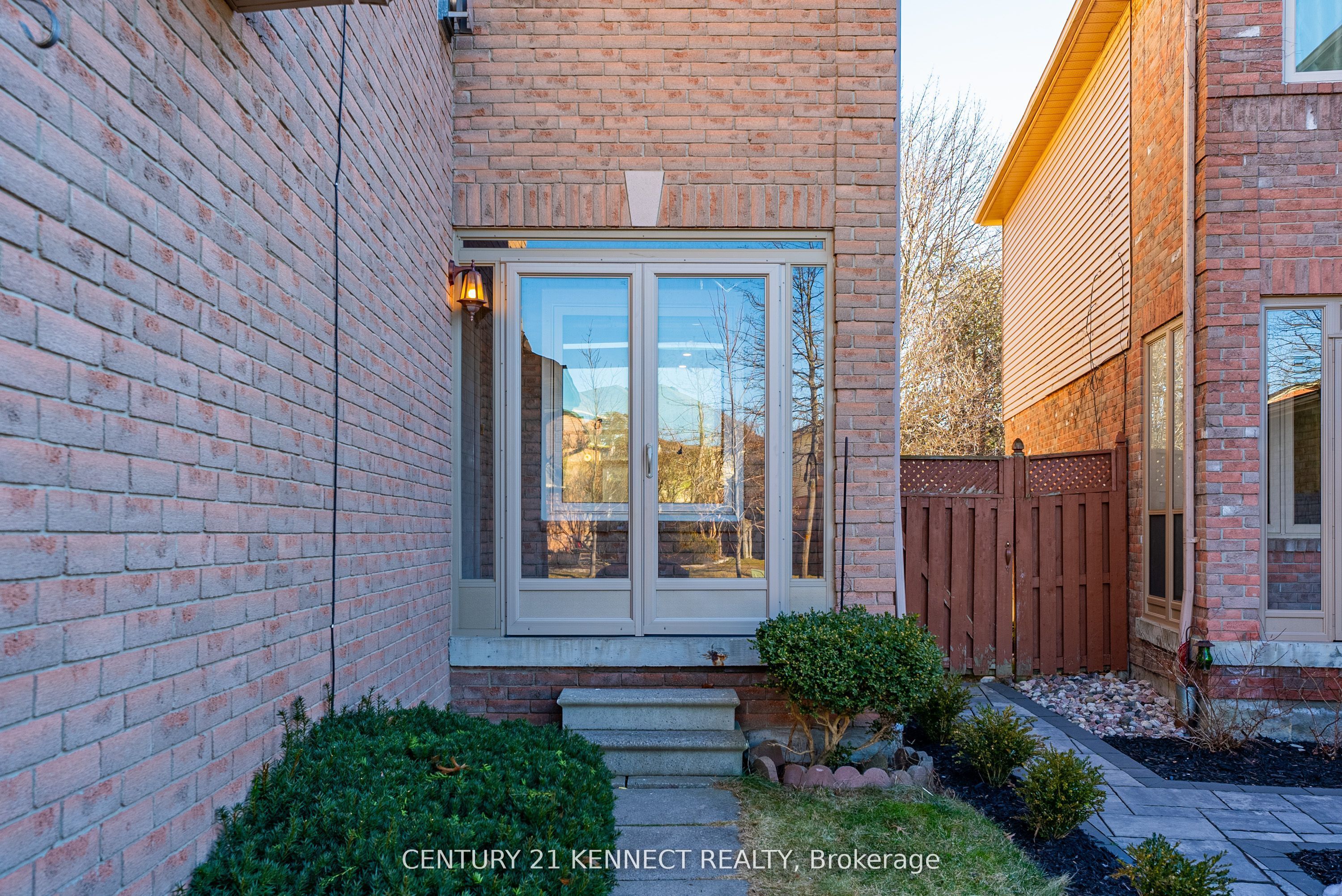5 Knotty Pine Drive, Whitby 3