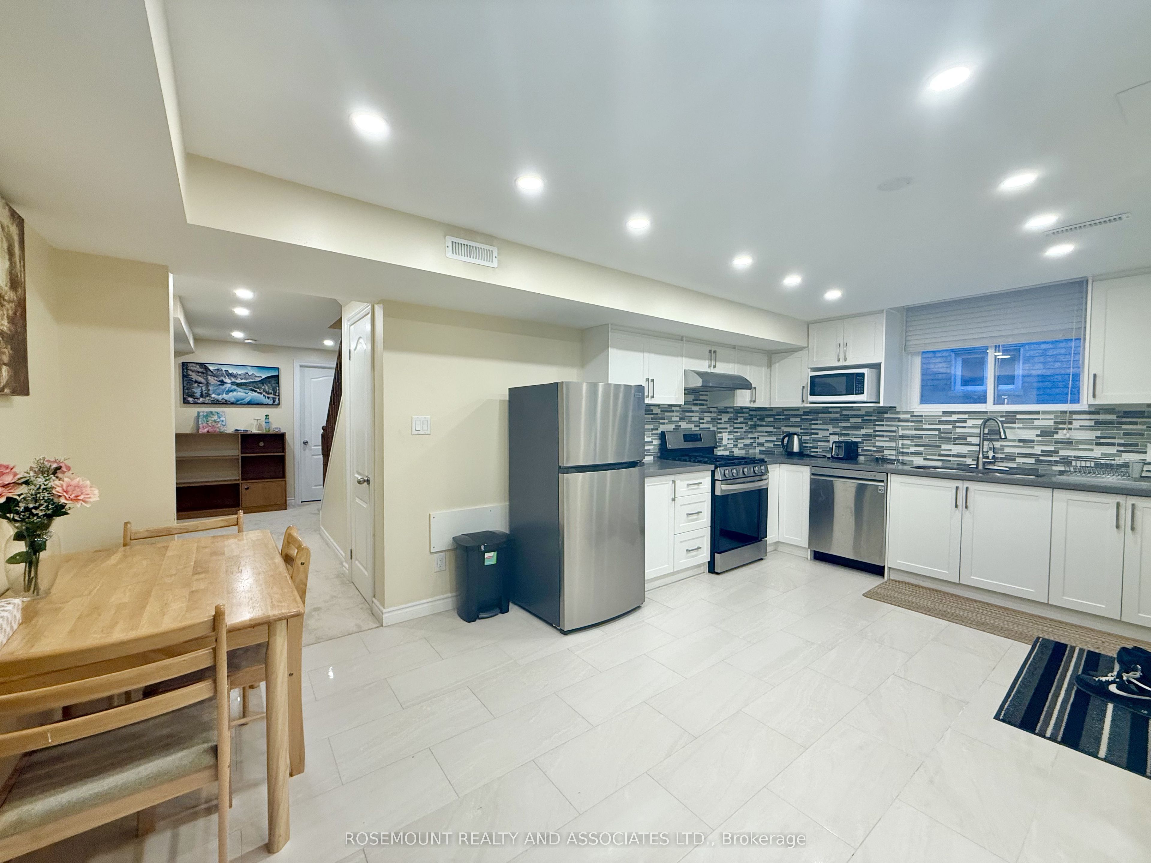 Unit Bsmt - 4 Hania Terrace, Scarborough 3
