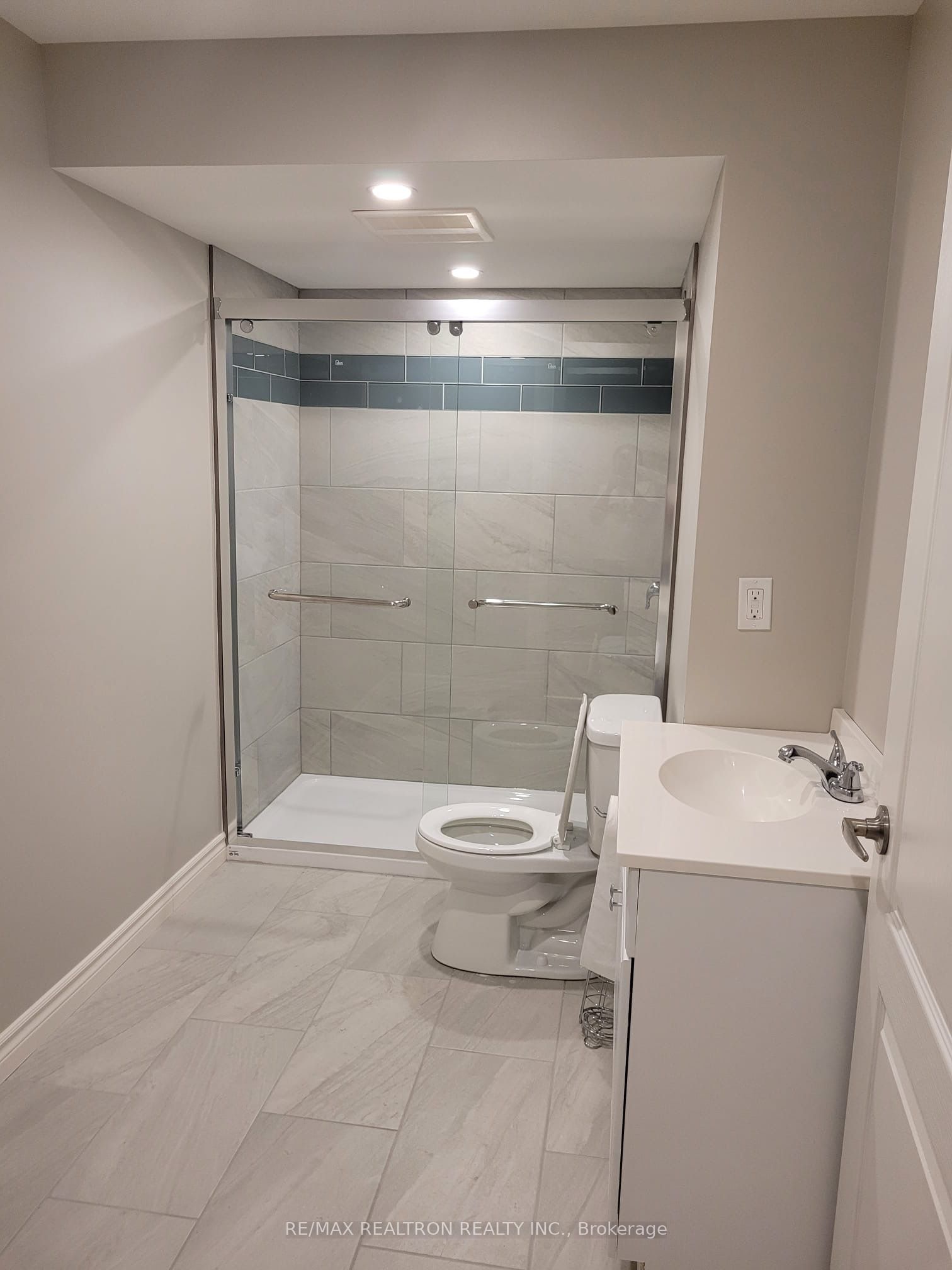 Unit Bsmt A - 7 Billingham Heights, Aurora 5