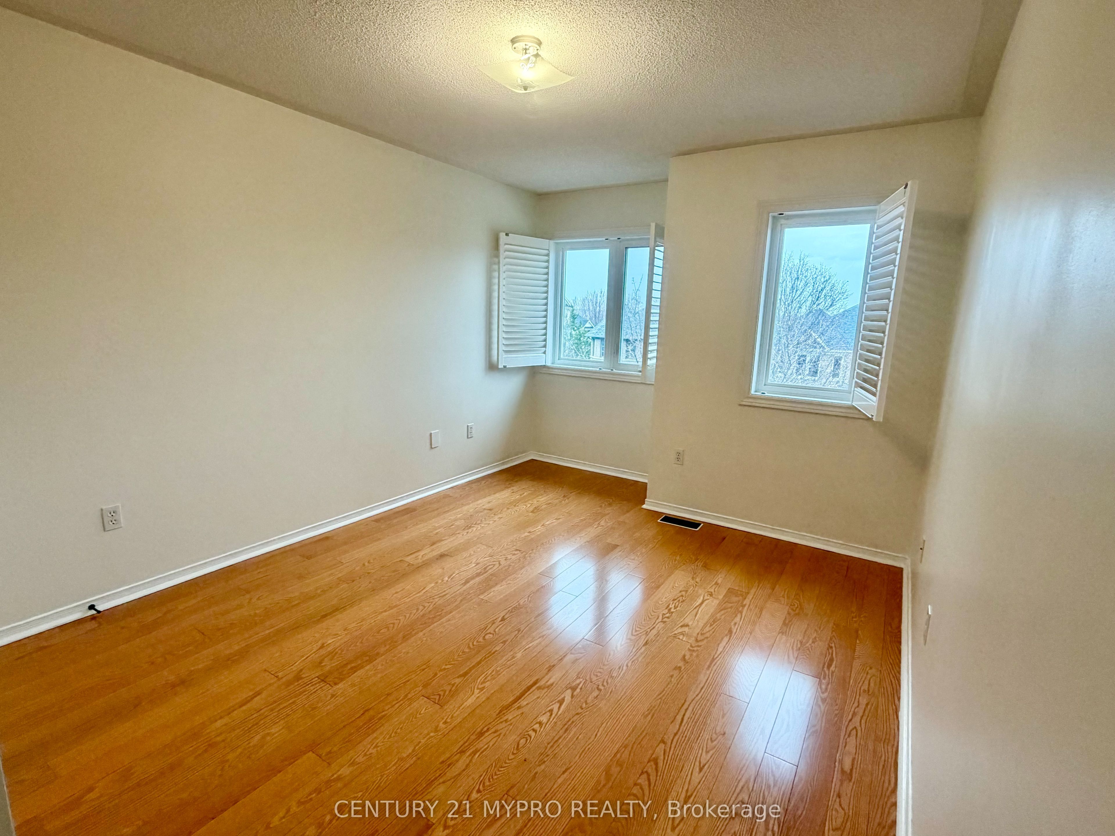 Unit 2nd Floor - 116 Orchard Hill Boulevard, Markham 2