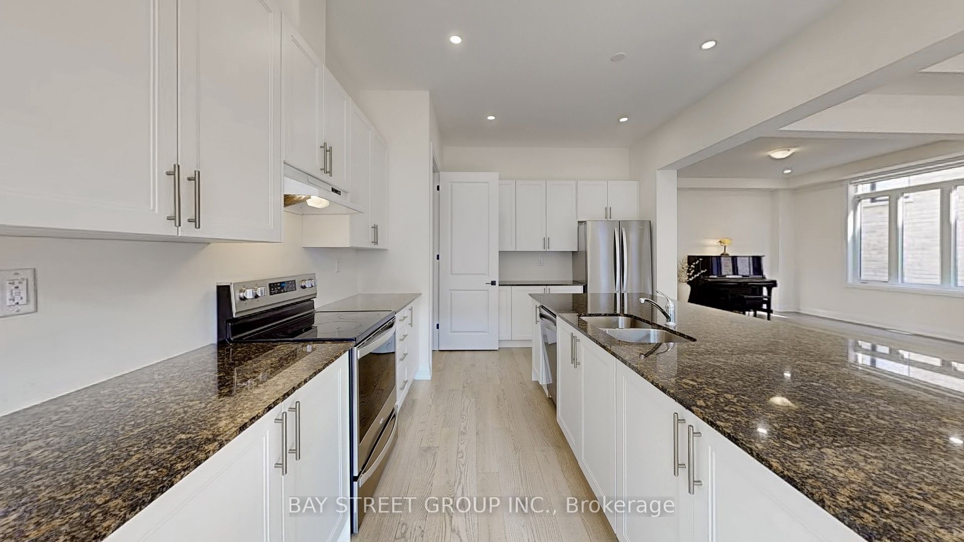 Upper Two Bedrooms - 97 Halldorson Avenue, Aurora 4