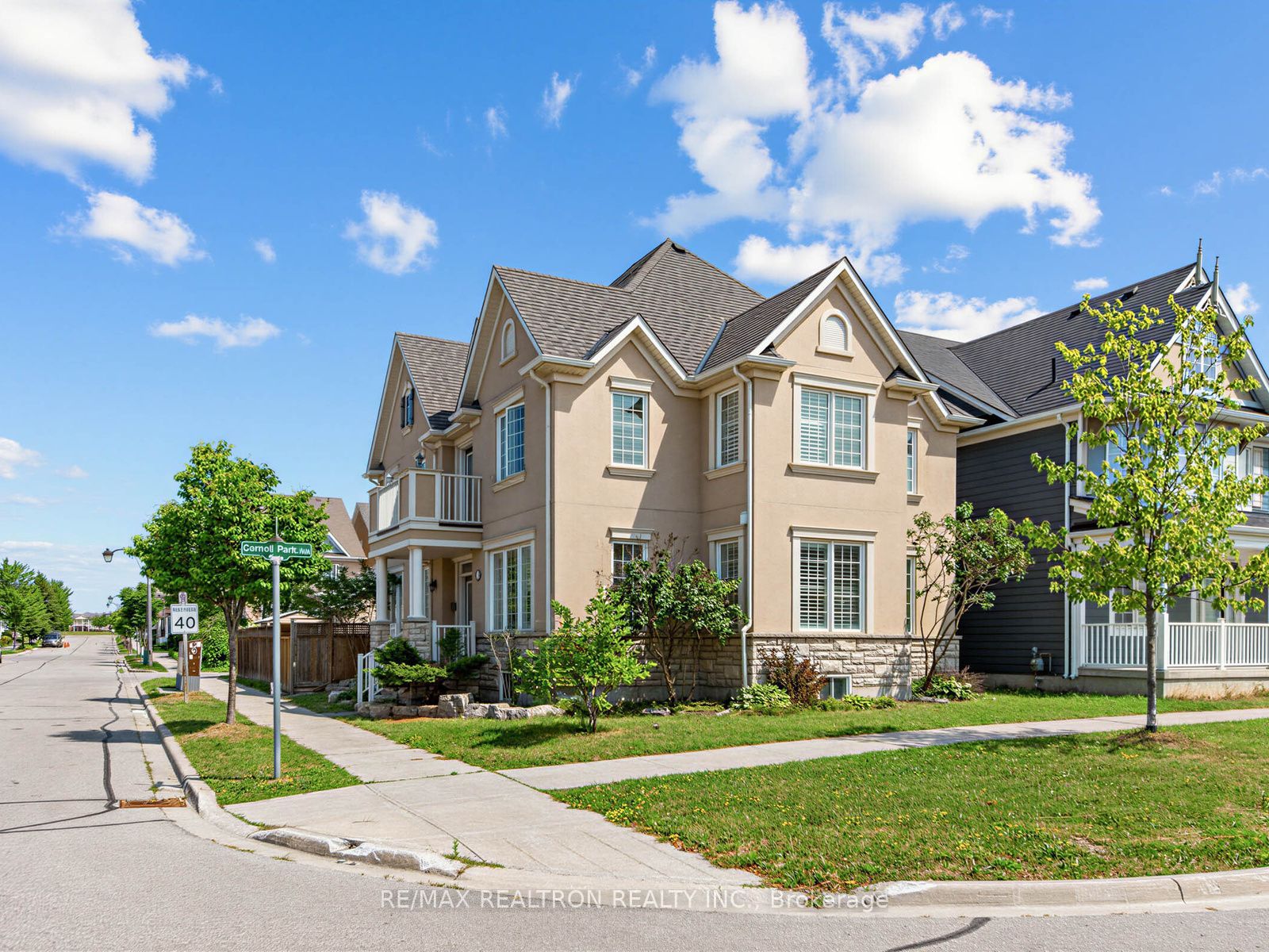 244 Cornell Park Avenue, Markham 2