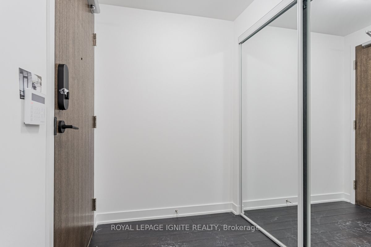 Unit 305 - 100 Eagle Rock Way, Vaughan 3