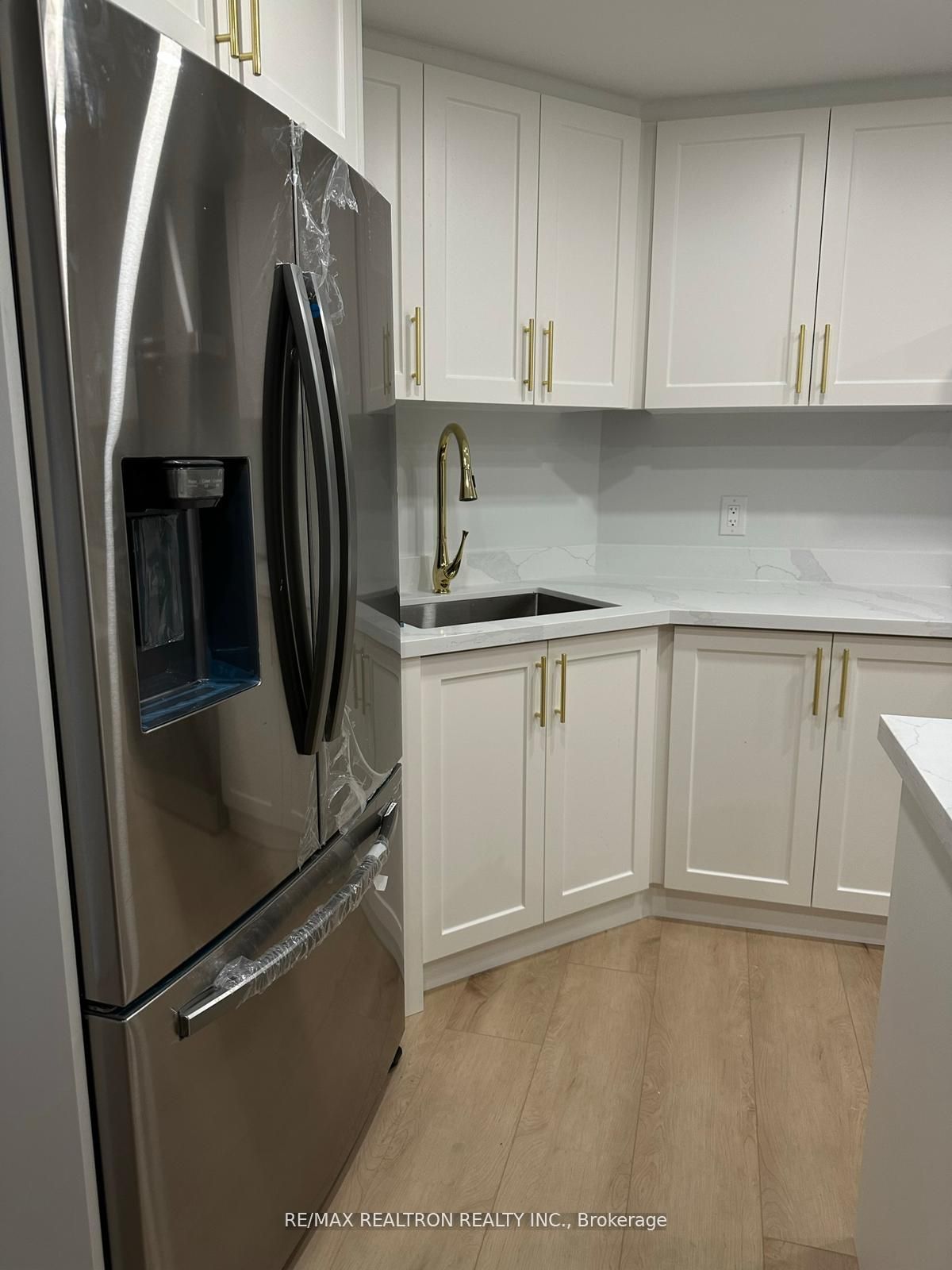 Unit Bsmnt - 5 Elderslie Crescent, Vaughan 4