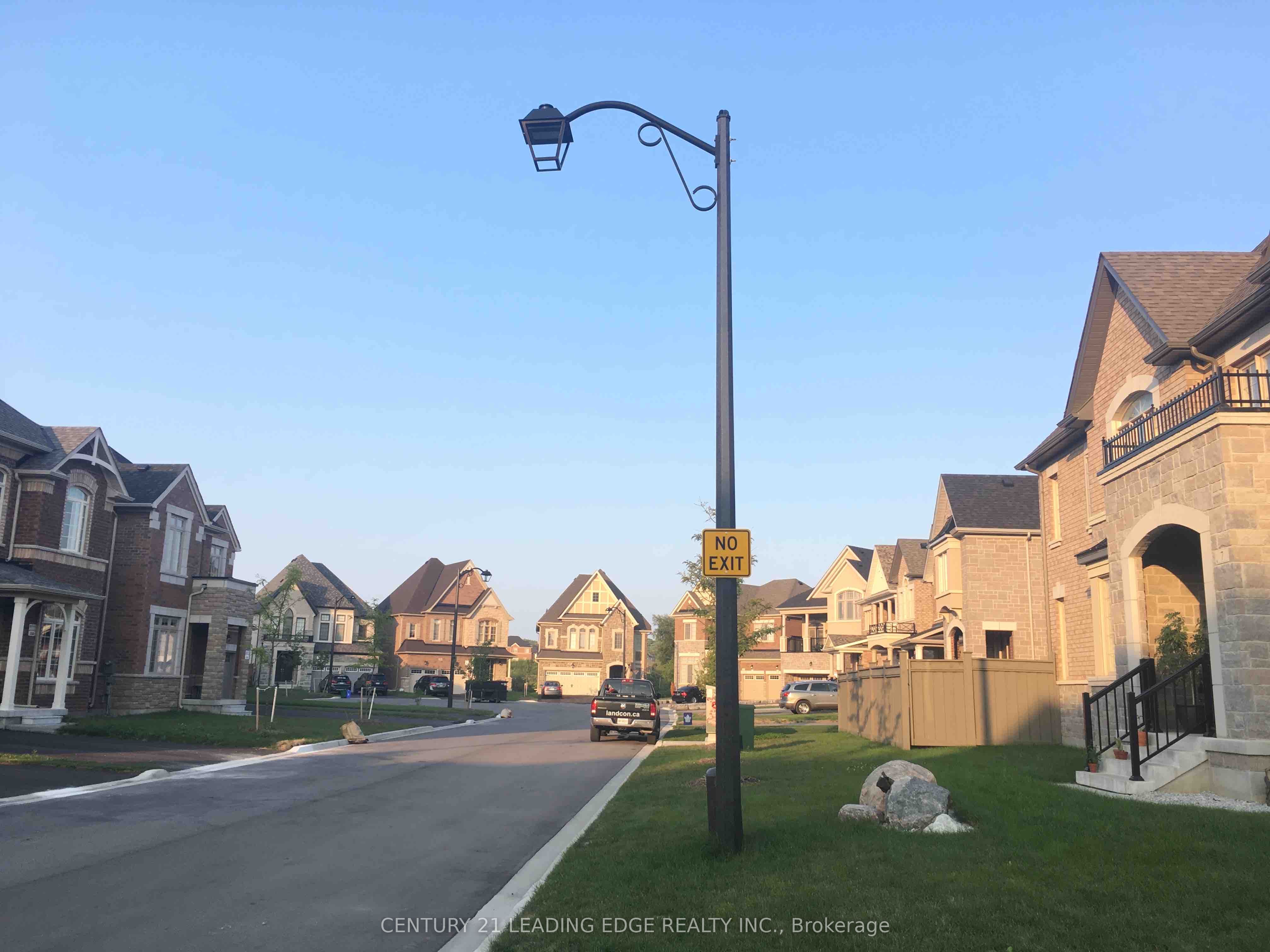 Unit 1 Bdrm Upper Level - 23 Boland Court, Aurora 1