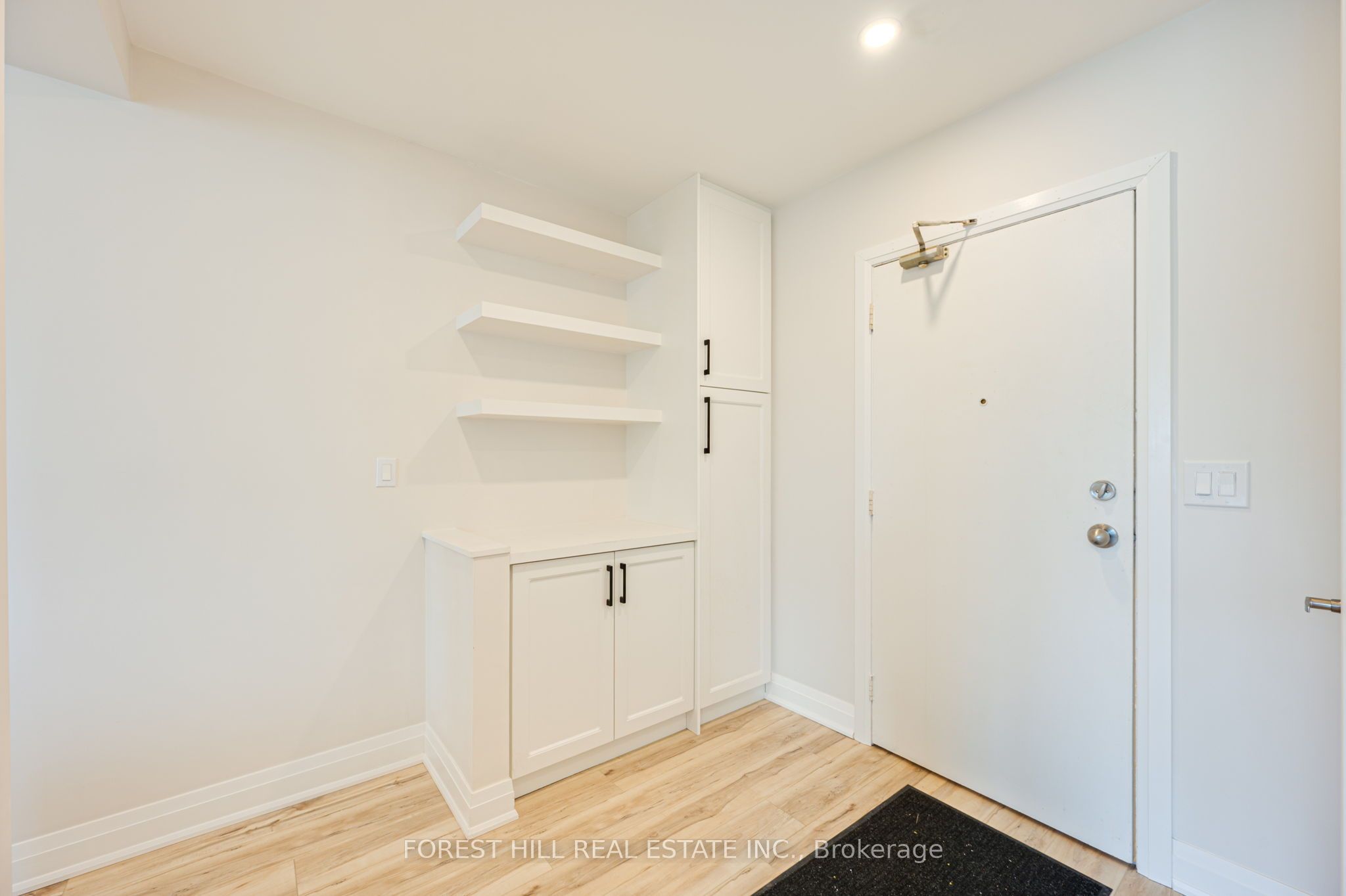 Unit 2 - 7725 Yonge Street, Markham 3