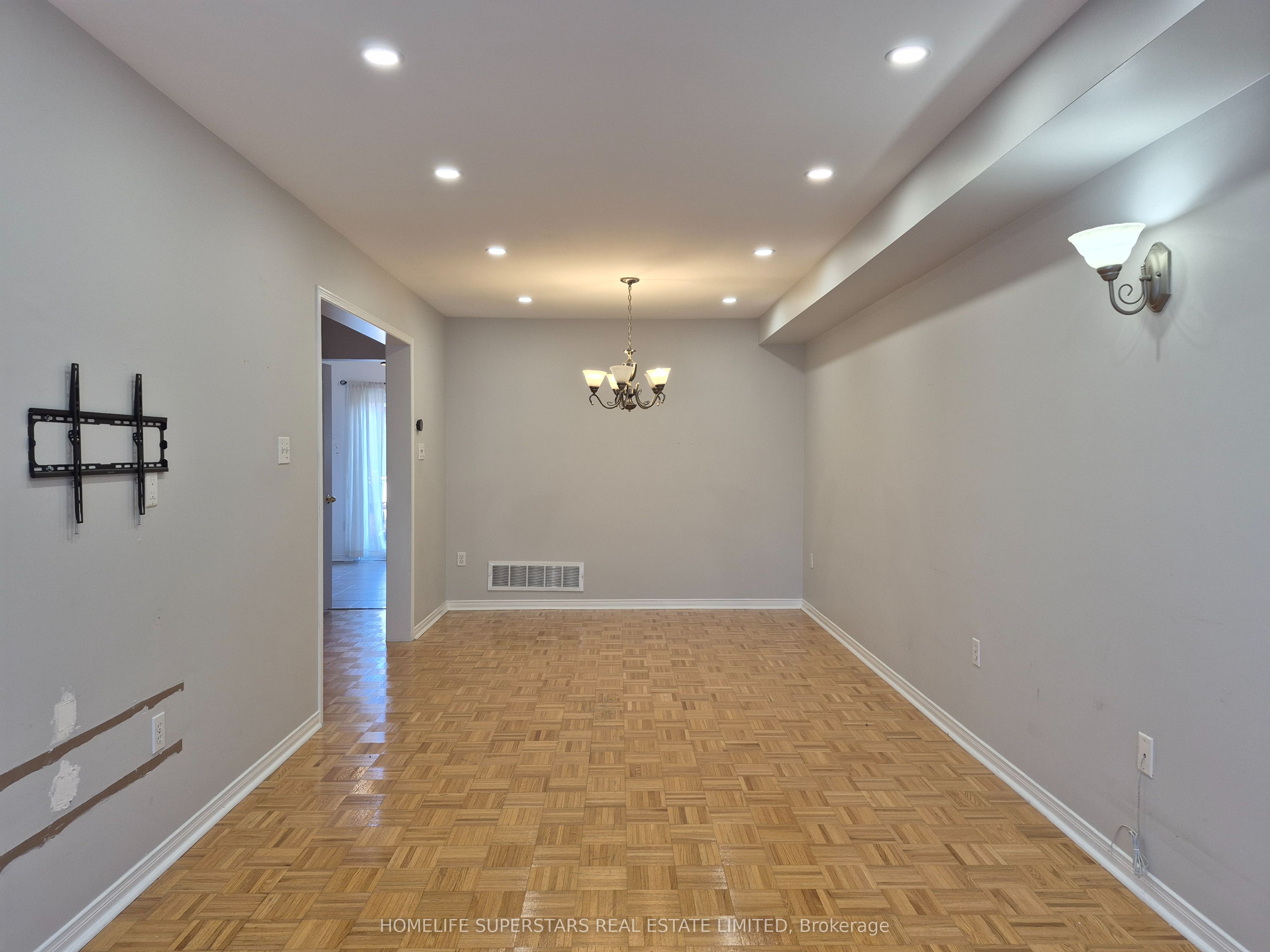 Unit 46 - 19 Foxchase Avenue, Vaughan 3