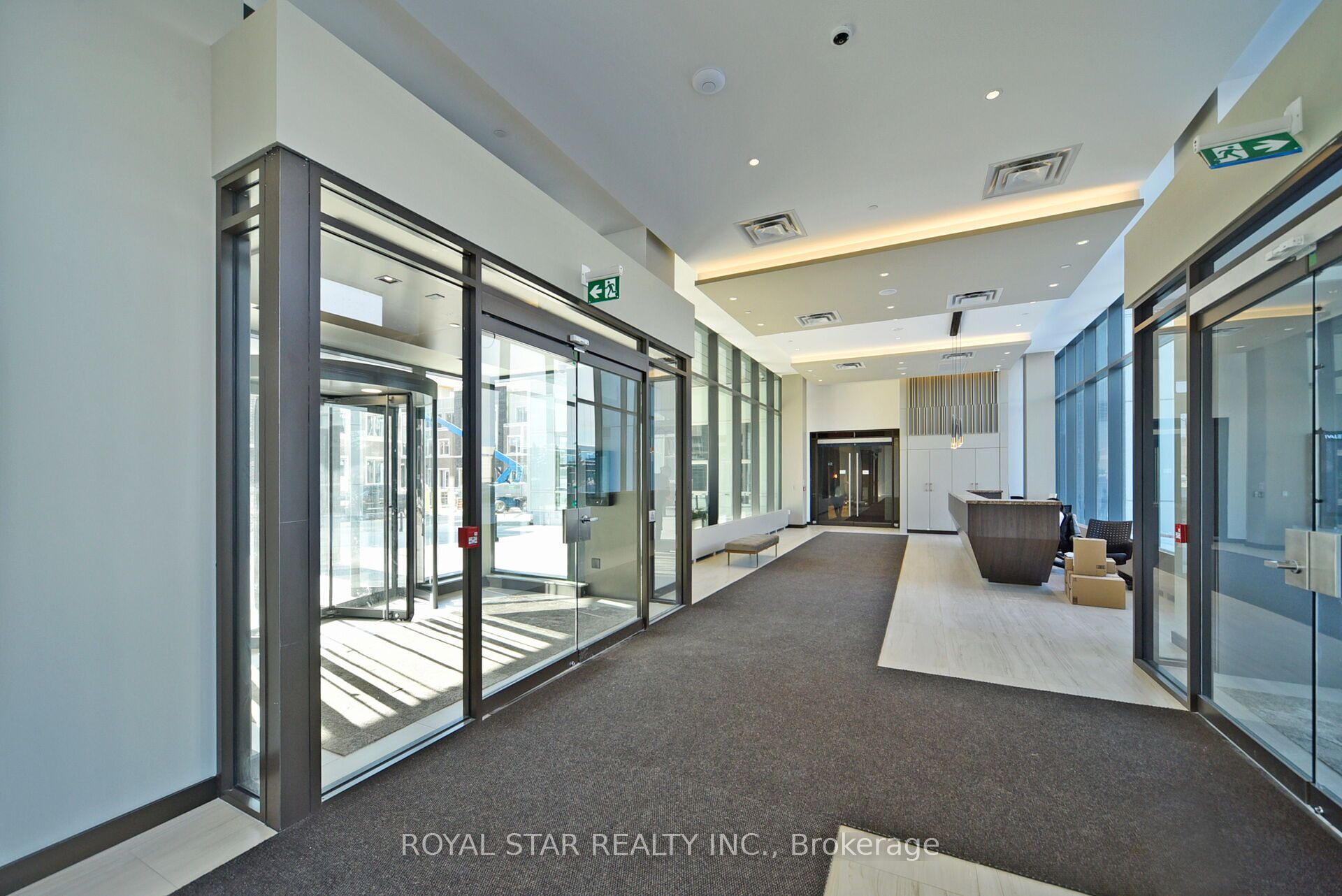 Unit 909 - 10 Honeycrisp Crescent, Vaughan 5