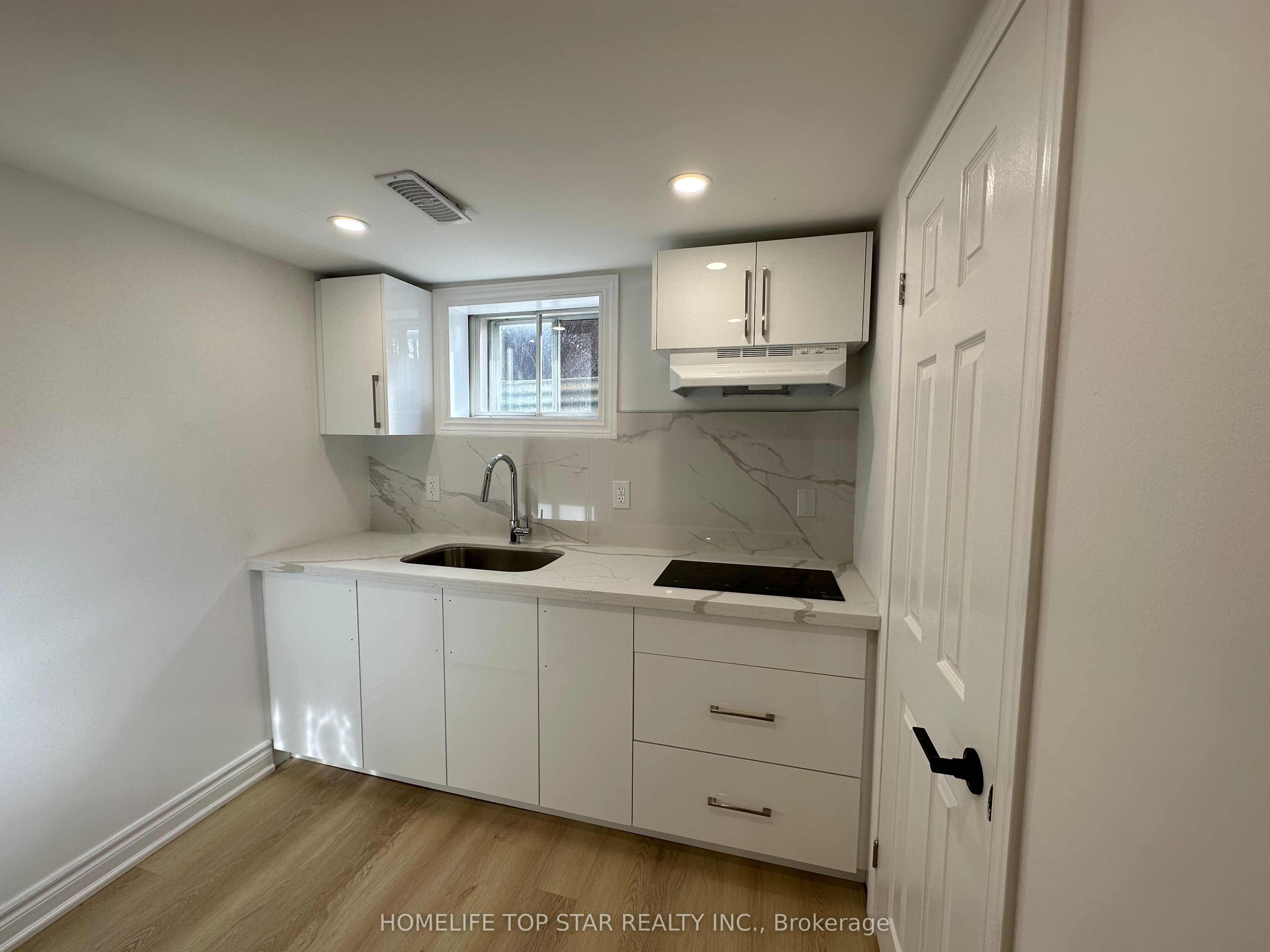Unit Bachelor - 38 Cartier Crescent, Richmond Hill 3
