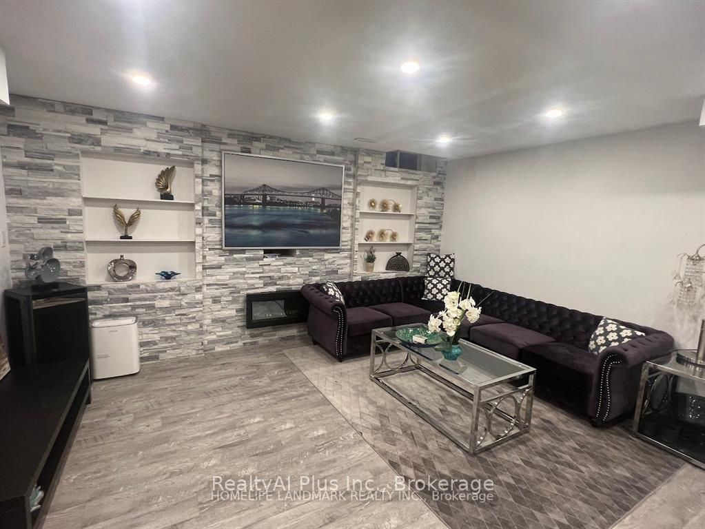 Unit Bsmt - 80 Batchford Crescent, Markham 3