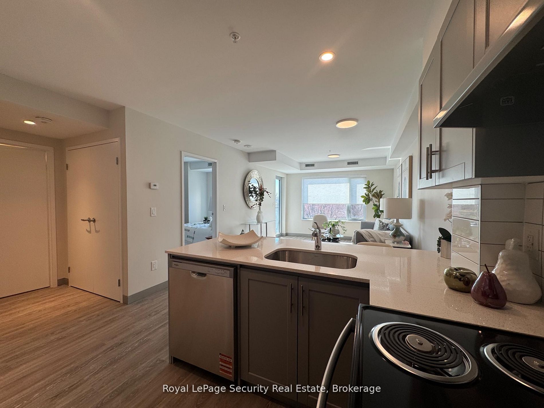 Unit 305 - 1015 Innisfil Beach Road, Innisfil 2