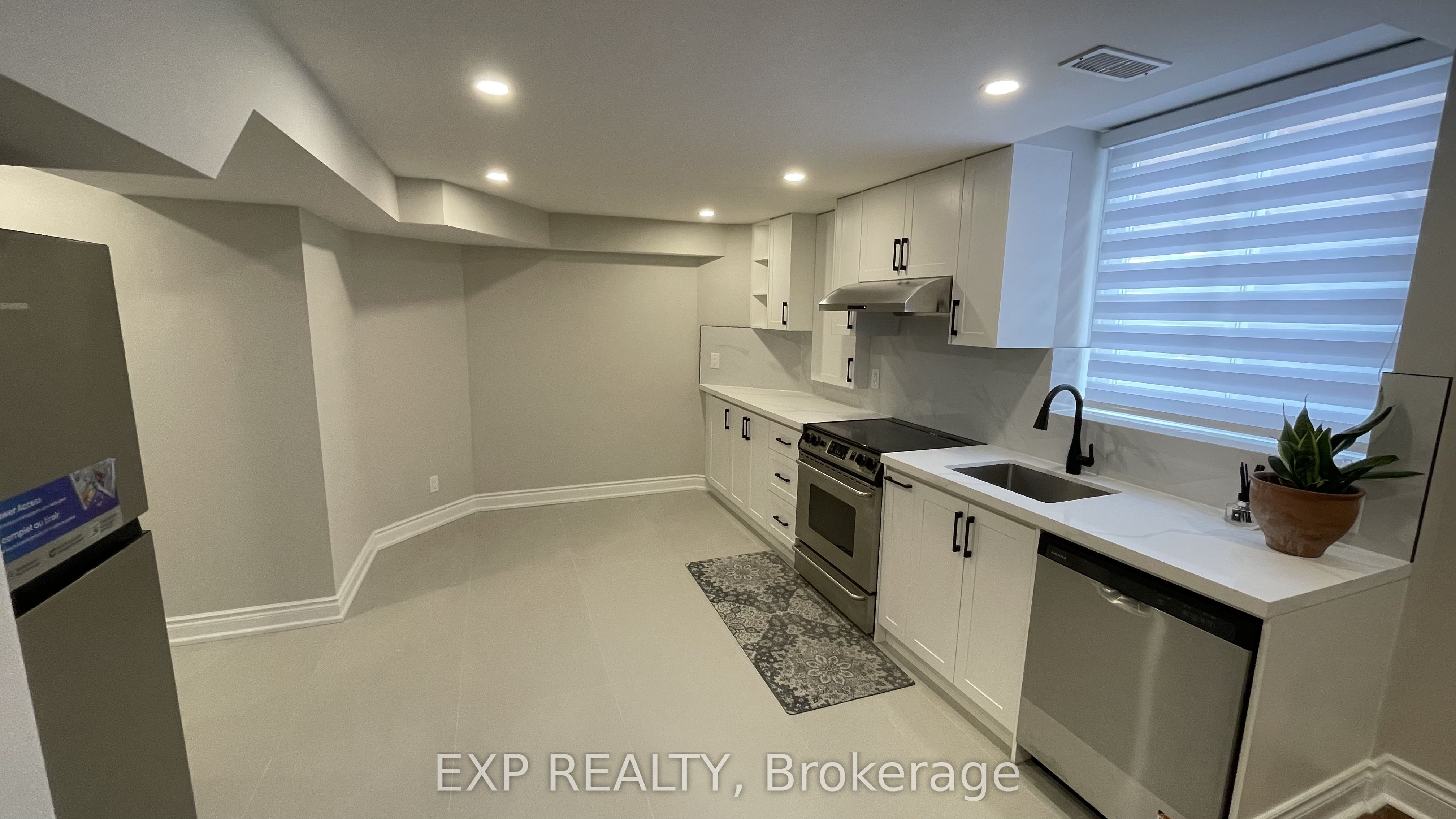 Unit Basement - 94 Lensmith Drive, Aurora 3