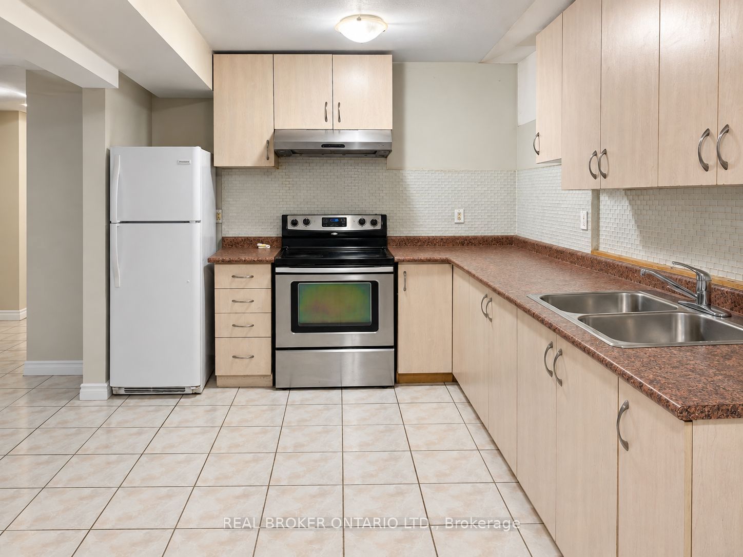 Unit Basement - 205 La Rocca Avenue, Vaughan 3