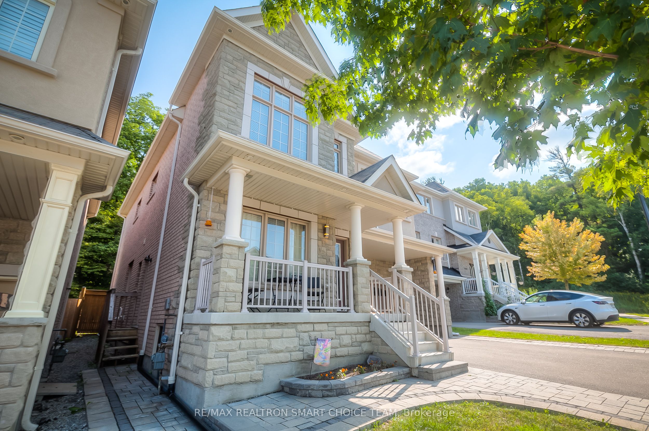 Unit Bsmt - 243 Gord Clelland Gate, Newmarket 3