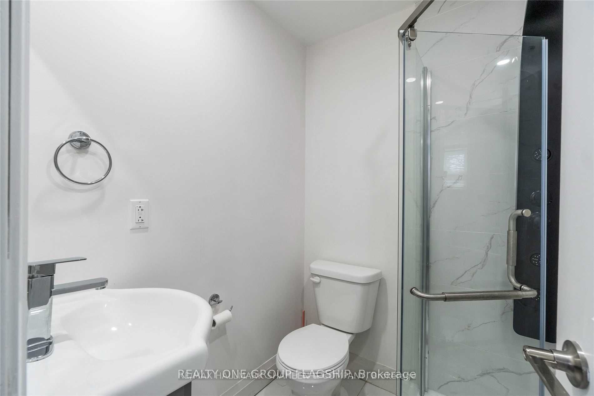 355 Carruthers Avenue, Newmarket 5