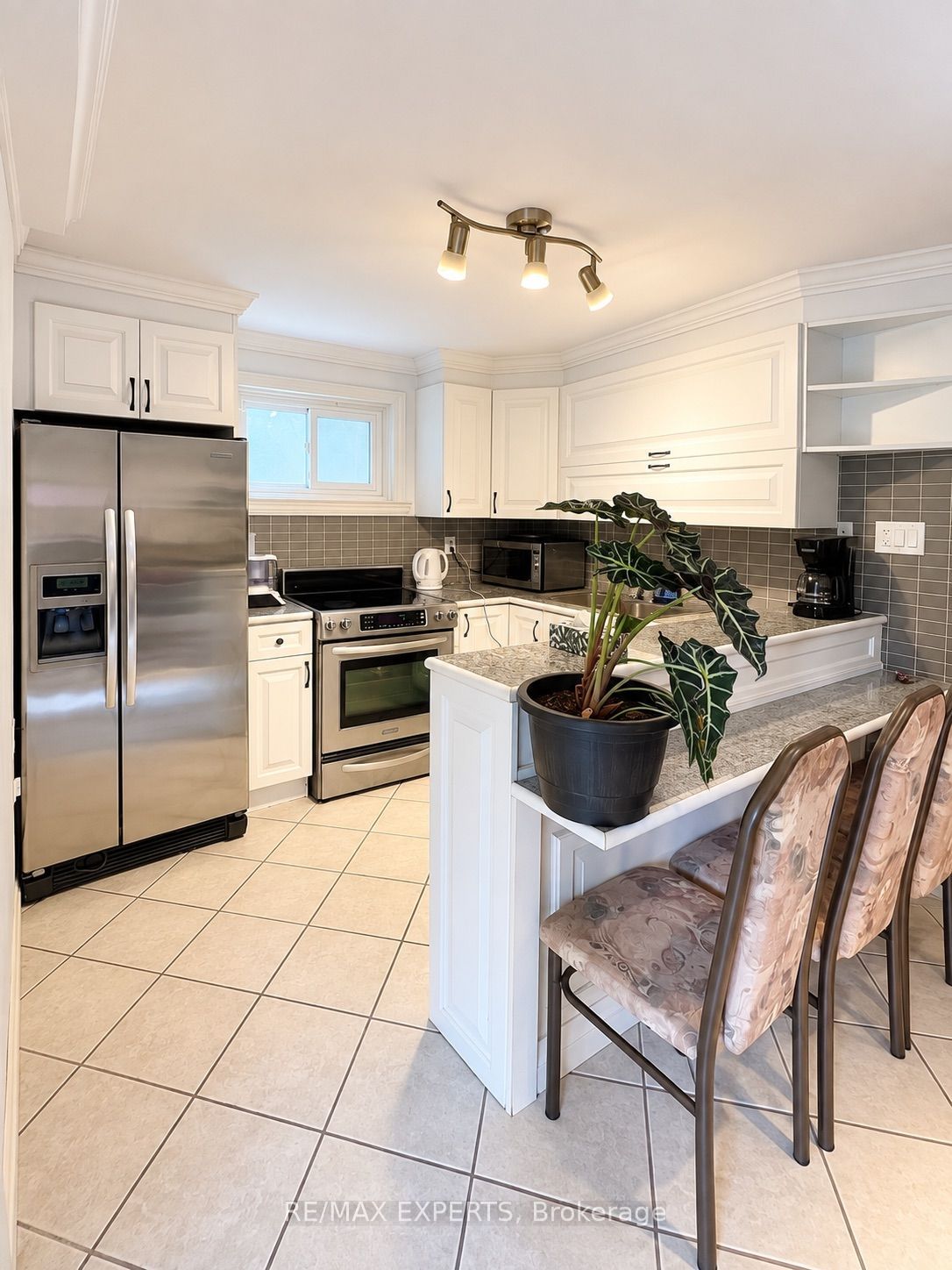 Unit Bsmt - 14 Park Lane Circle, Richmond Hill 2