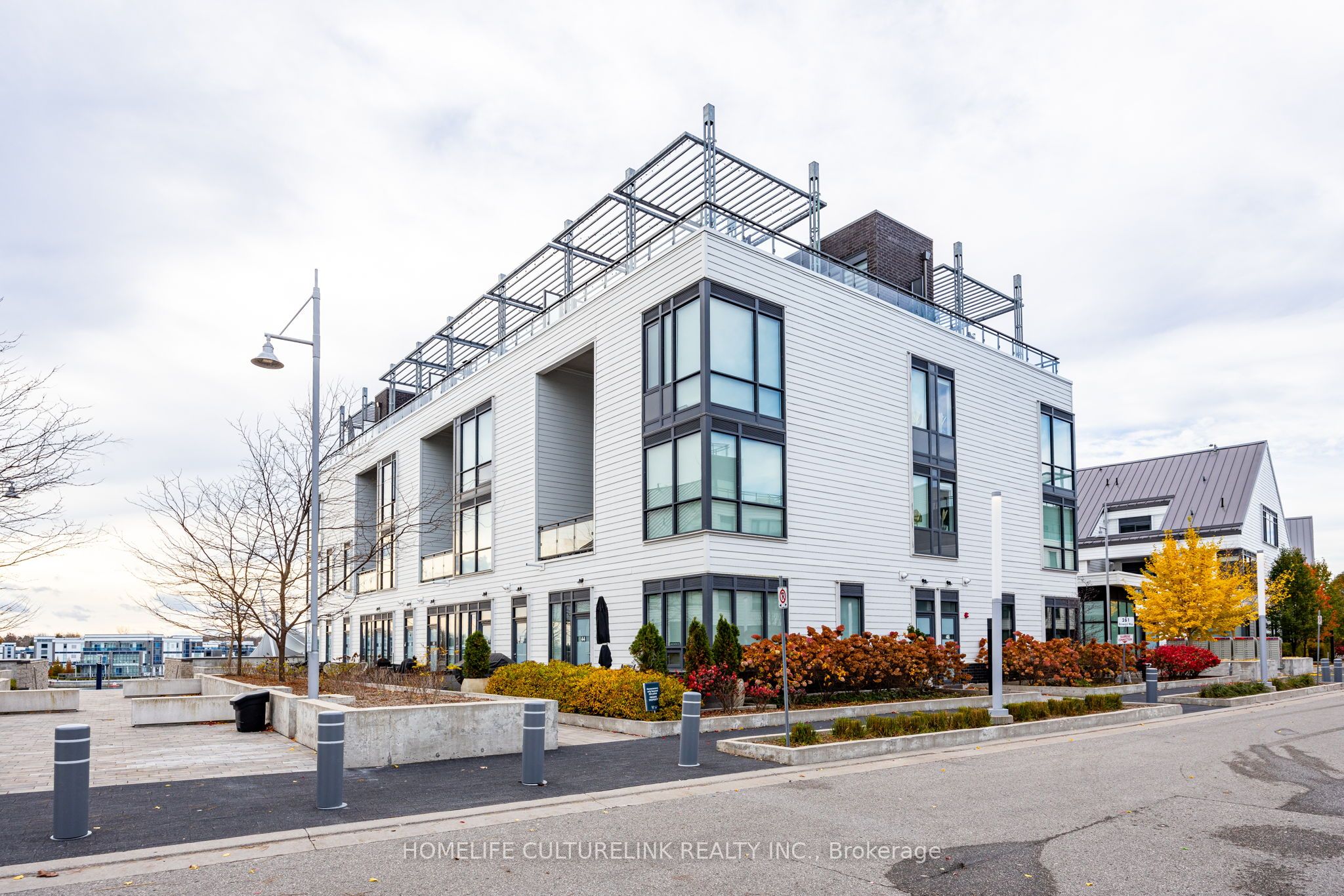Unit 37 - 261 Broward Way, Innisfil 2