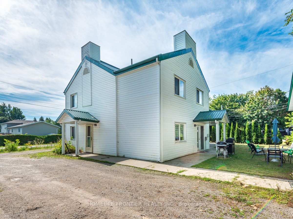 Unit 4 - 1015 Arnold Street, Innisfil 2