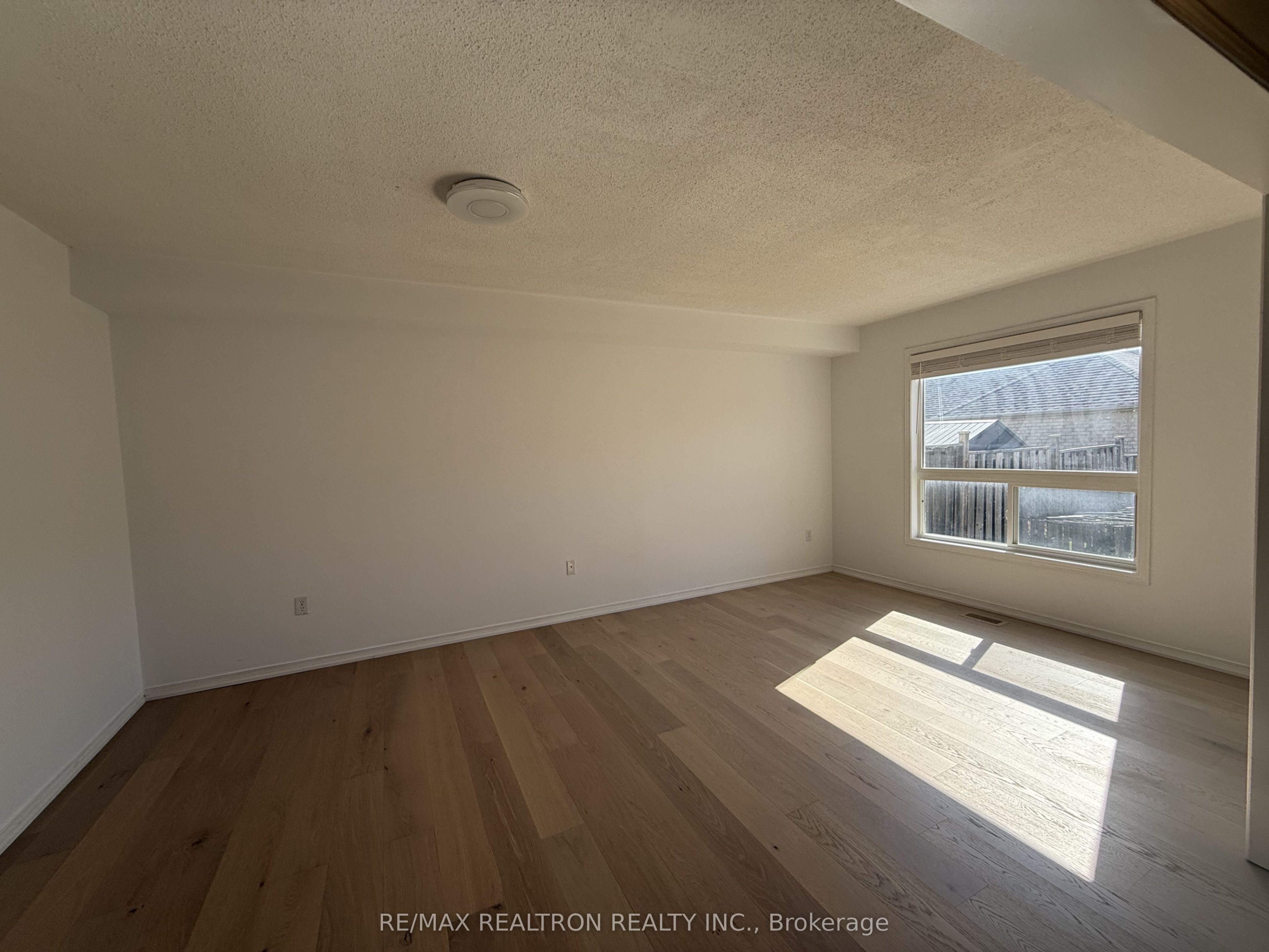 663 South Unionville Avenue, Markham 4