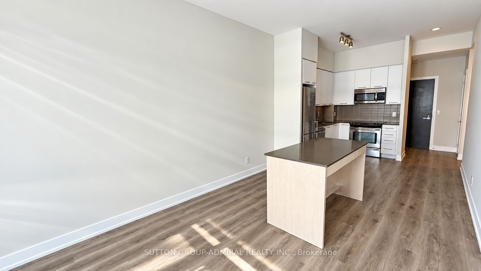 Unit 744 - 9471 Yonge Street, Richmond Hill 5