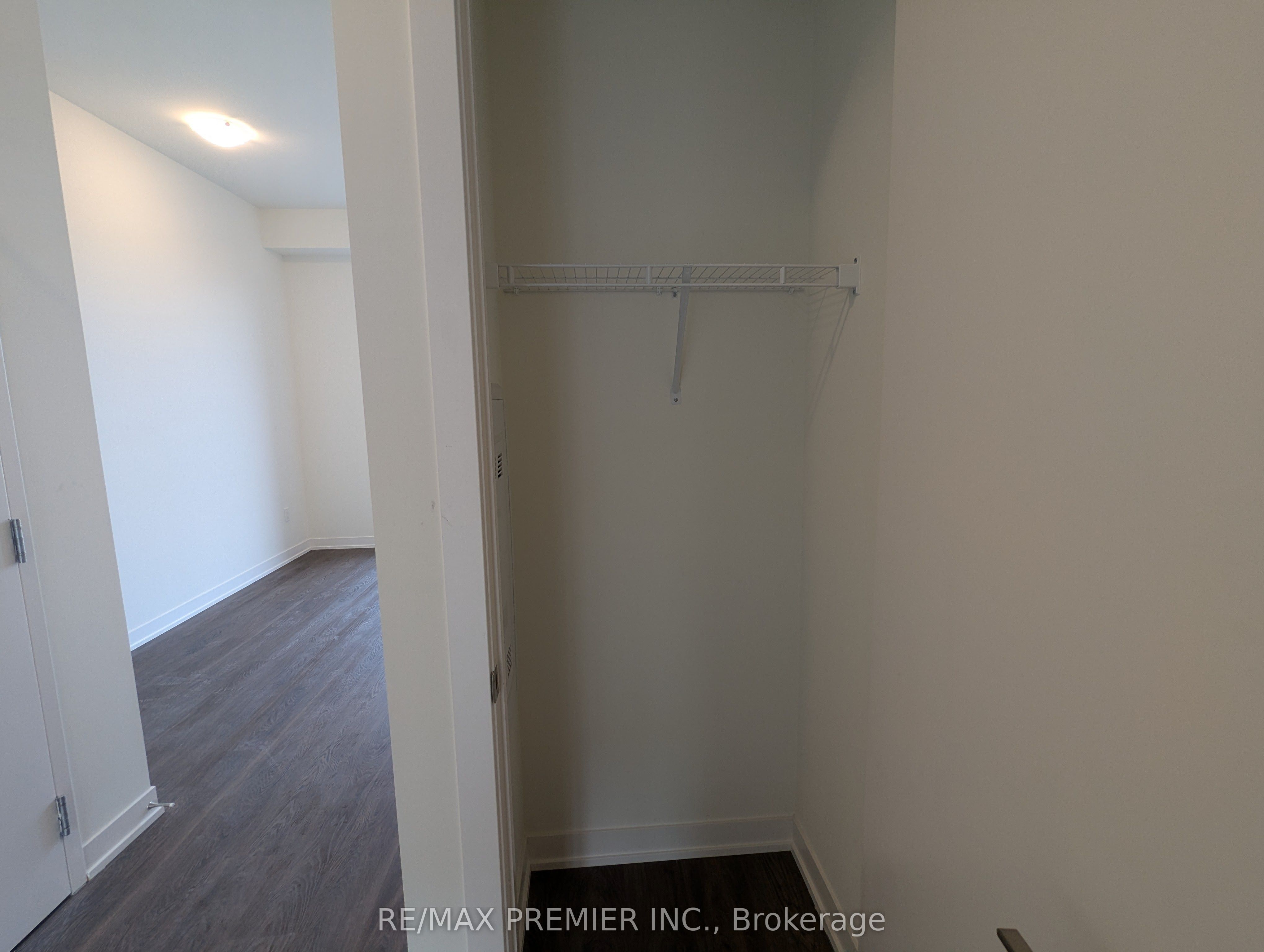 Unit 510 - 9 Steckley House Lane, Richmond Hill 3