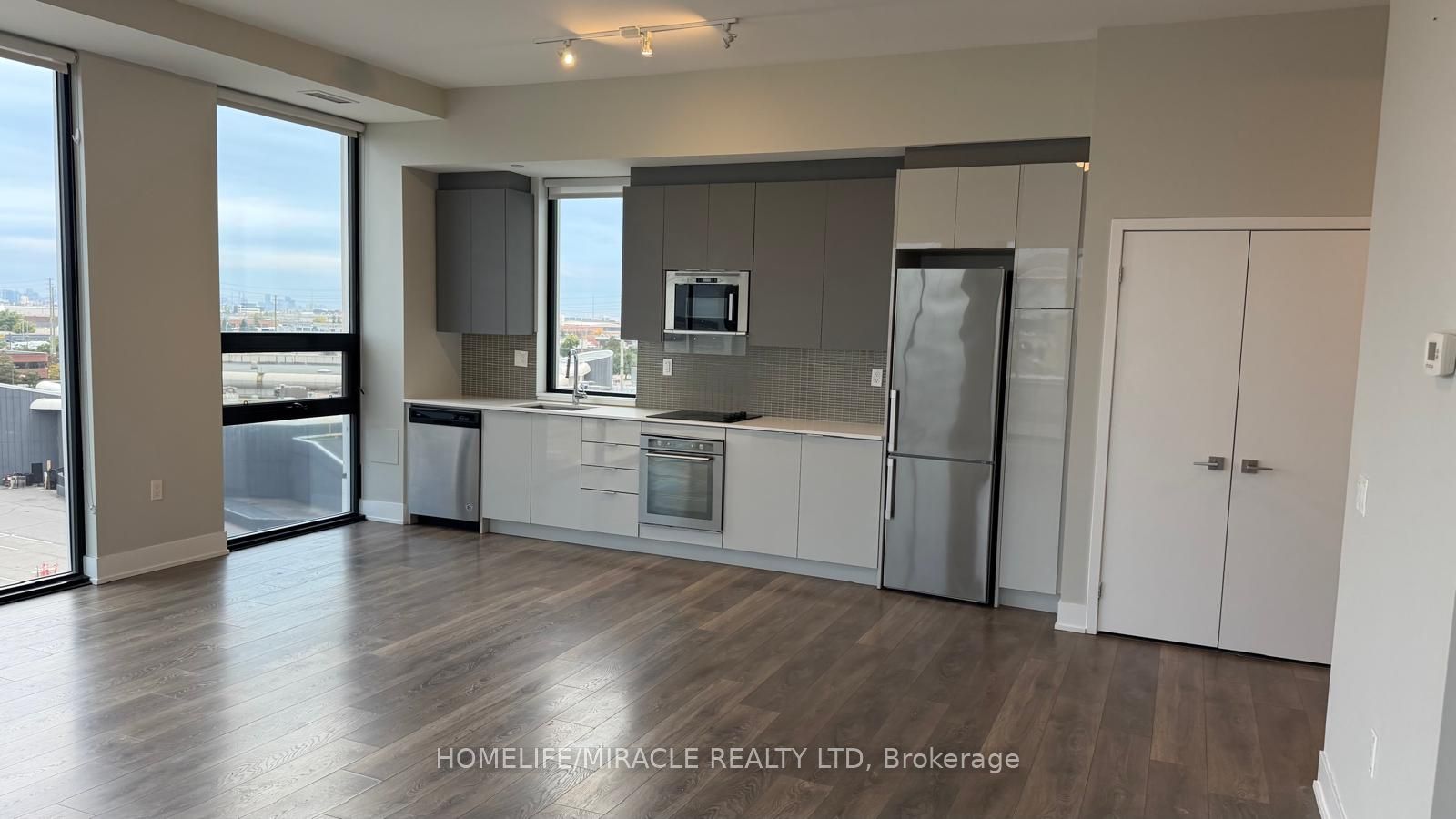Unit 617 - 2908 Hwy 7, Vaughan 3