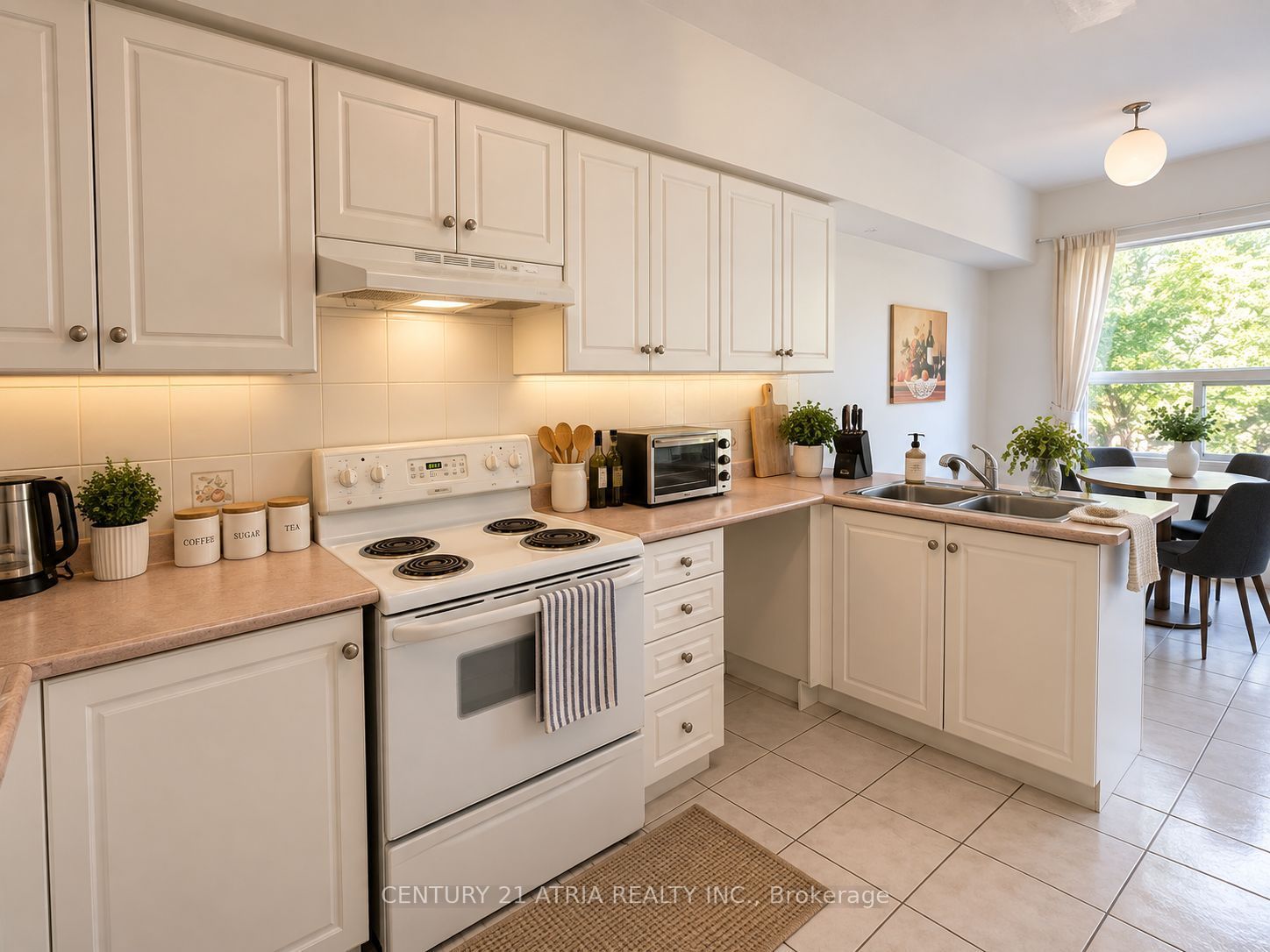 28 Interlacken Way, Markham 5