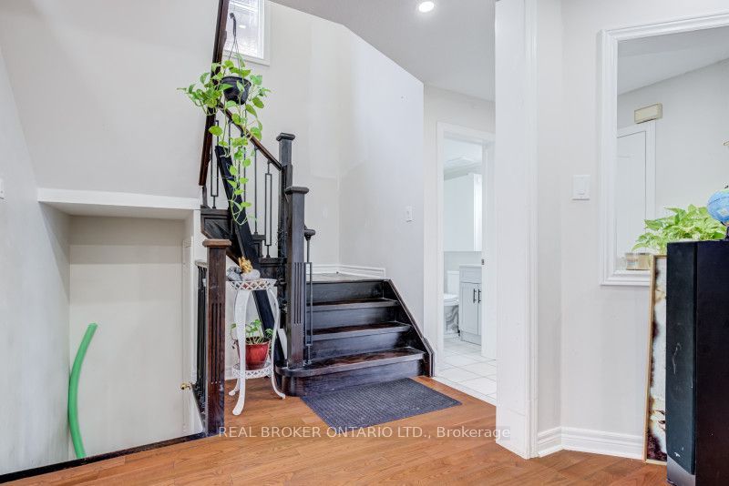 60 Whitefaulds Road, Vaughan 5