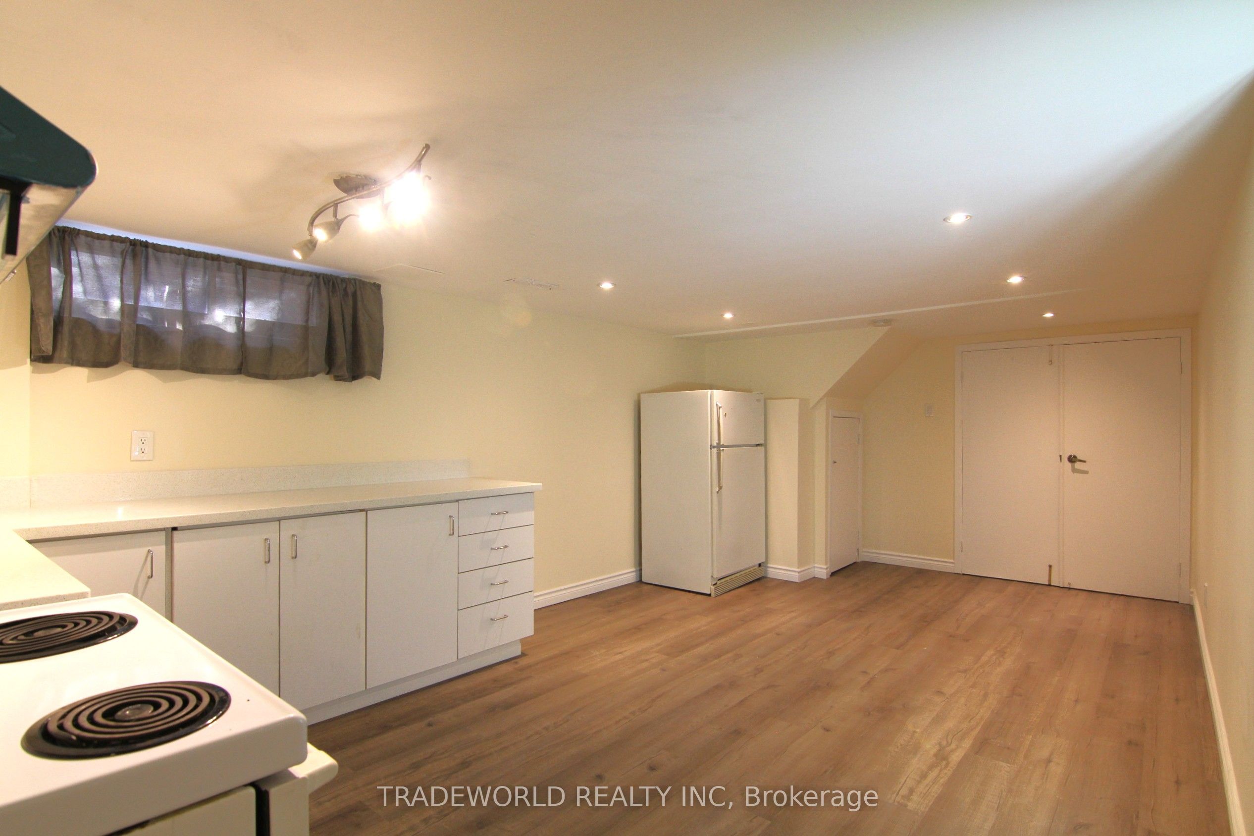 Unit Bsmt - 429 Taylor Mills Drive N, Richmond Hill 4