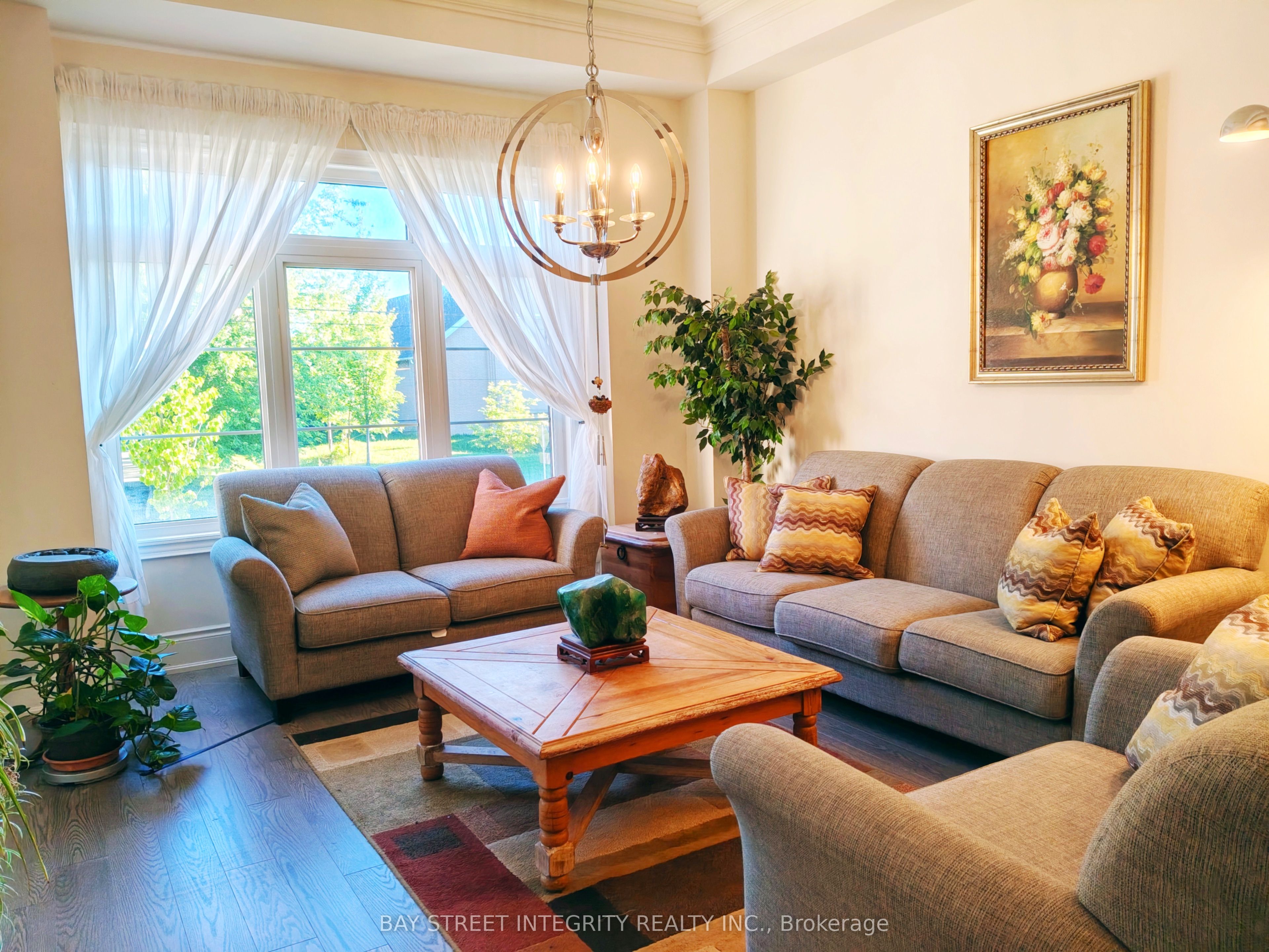 211 Hillsview Drive, Richmond Hill 5