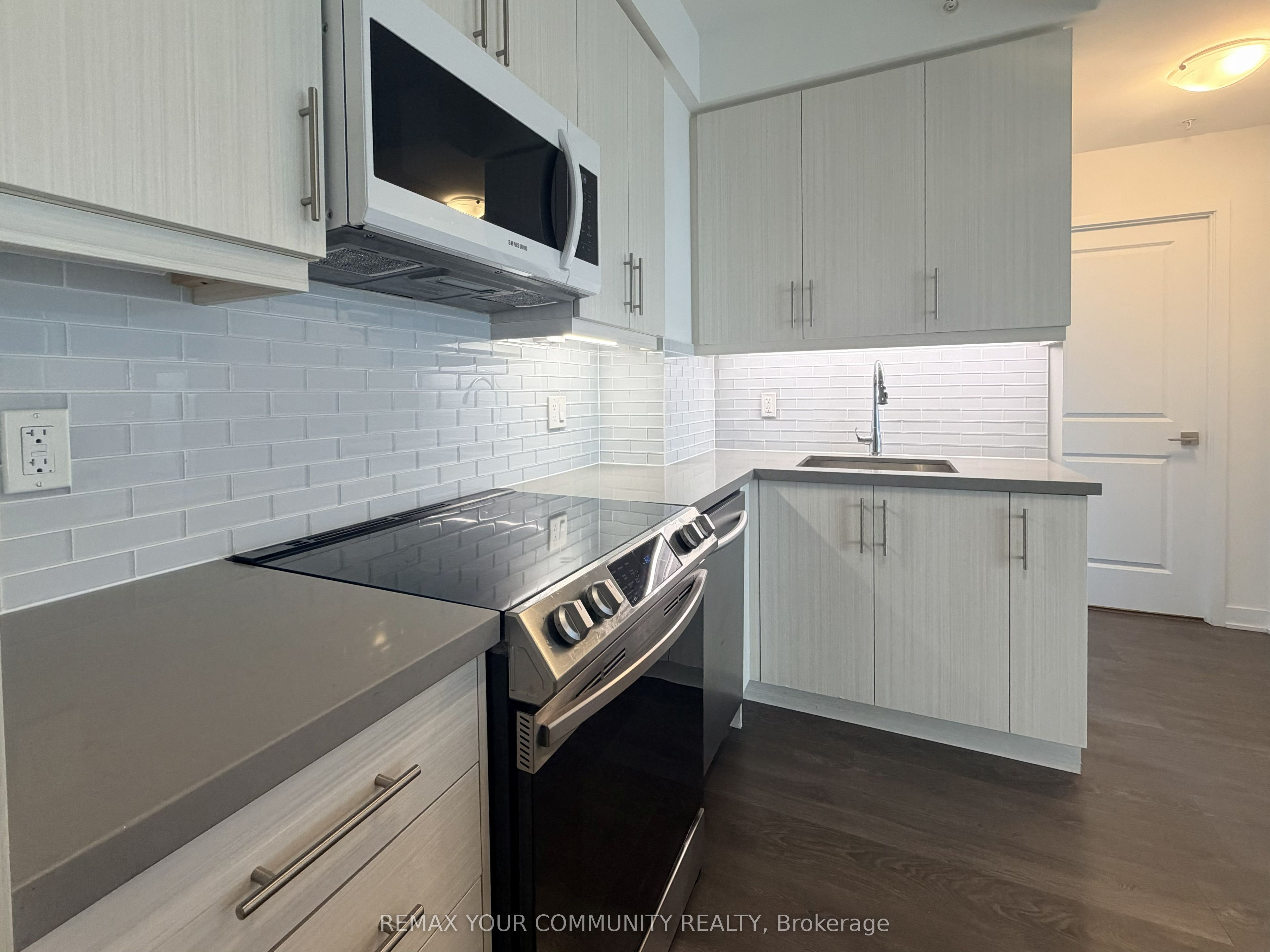 Unit 1809 - 75 Oneida Crescent, Richmond Hill 3