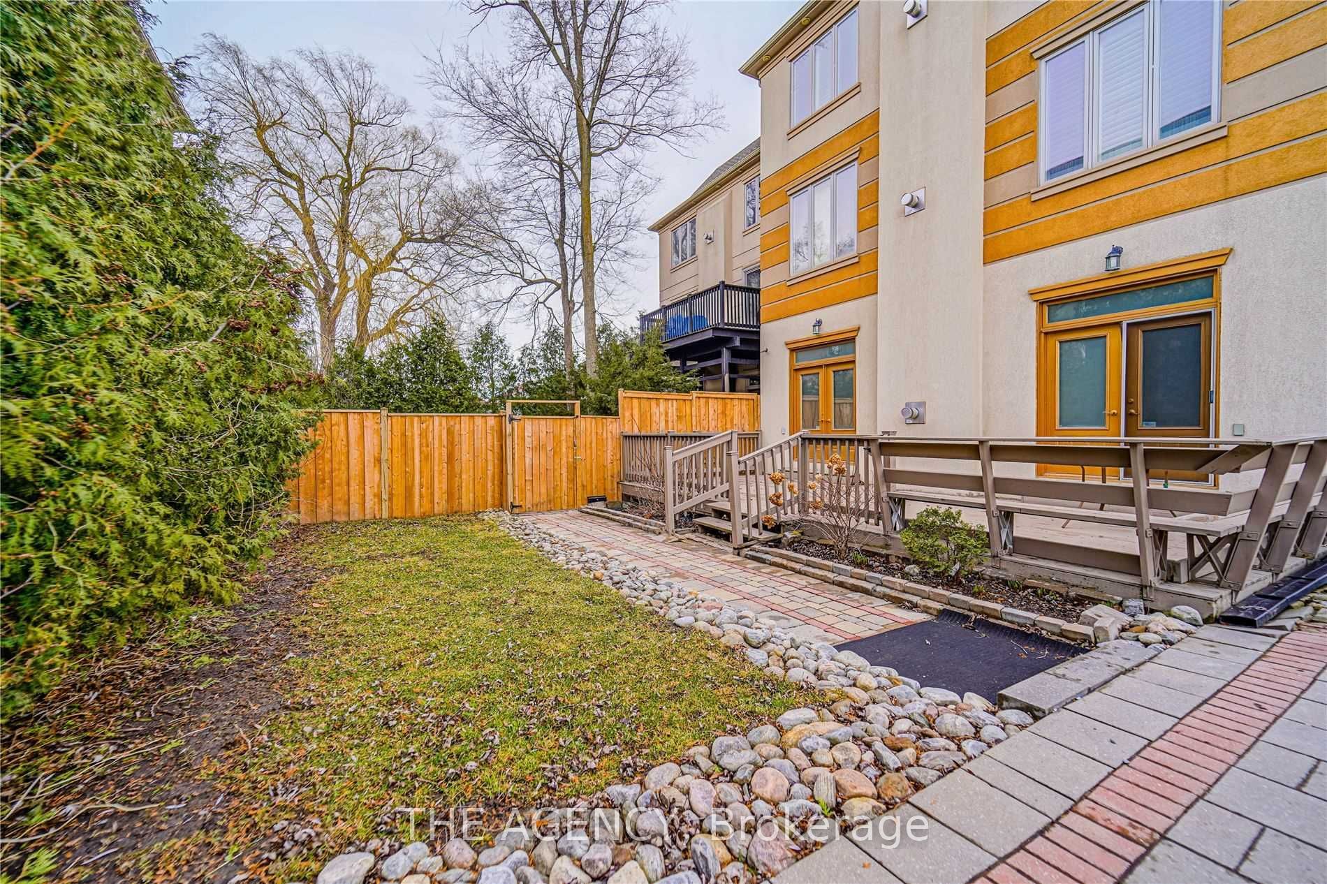 Unit Main Floor - 83 Elm Avenue, Richmond Hill 2