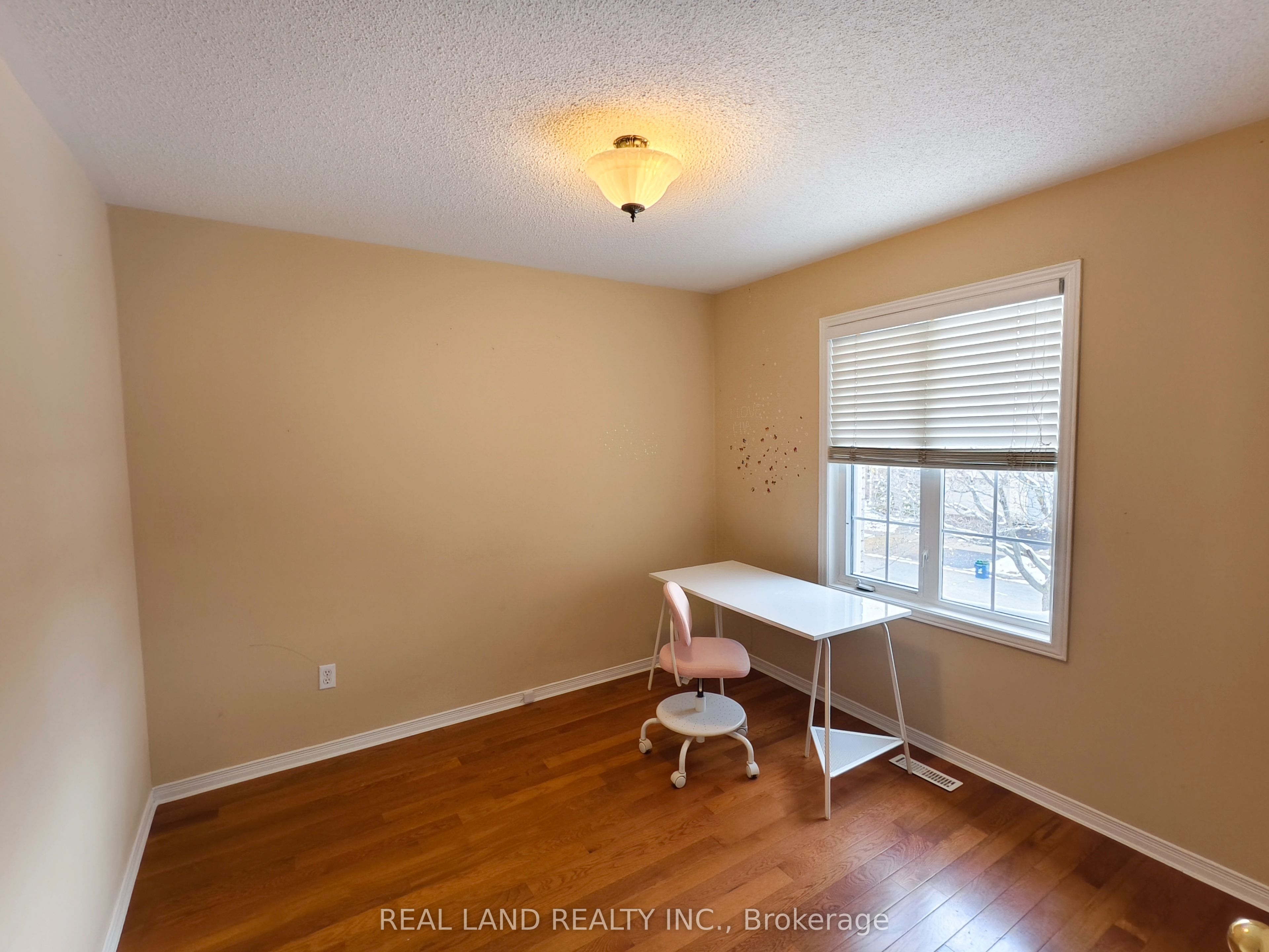 68 Waterton Crescent, Richmond Hill 4