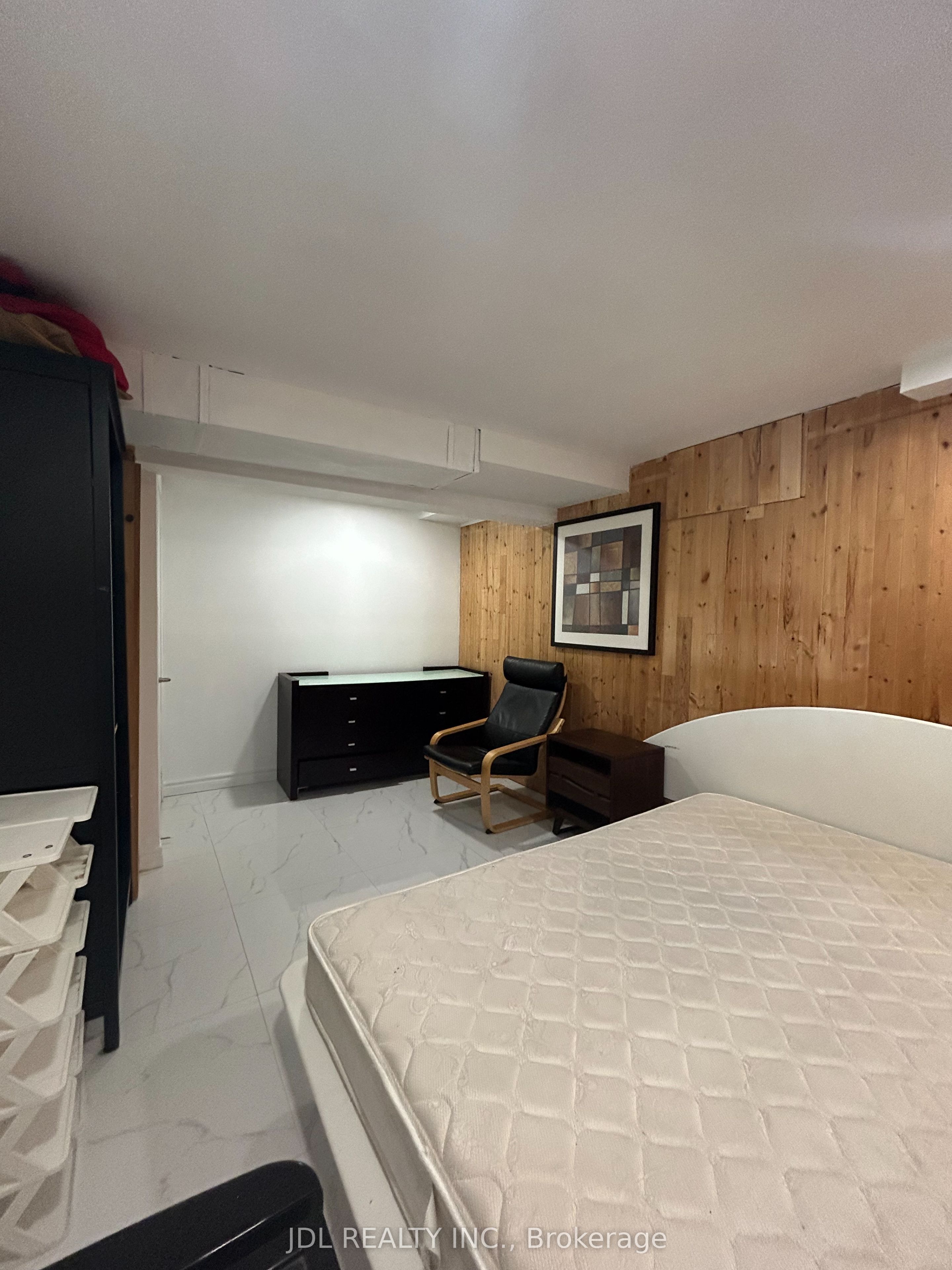 Unit Bedroom A bsmt - 110 Robinson Street, Markham 5