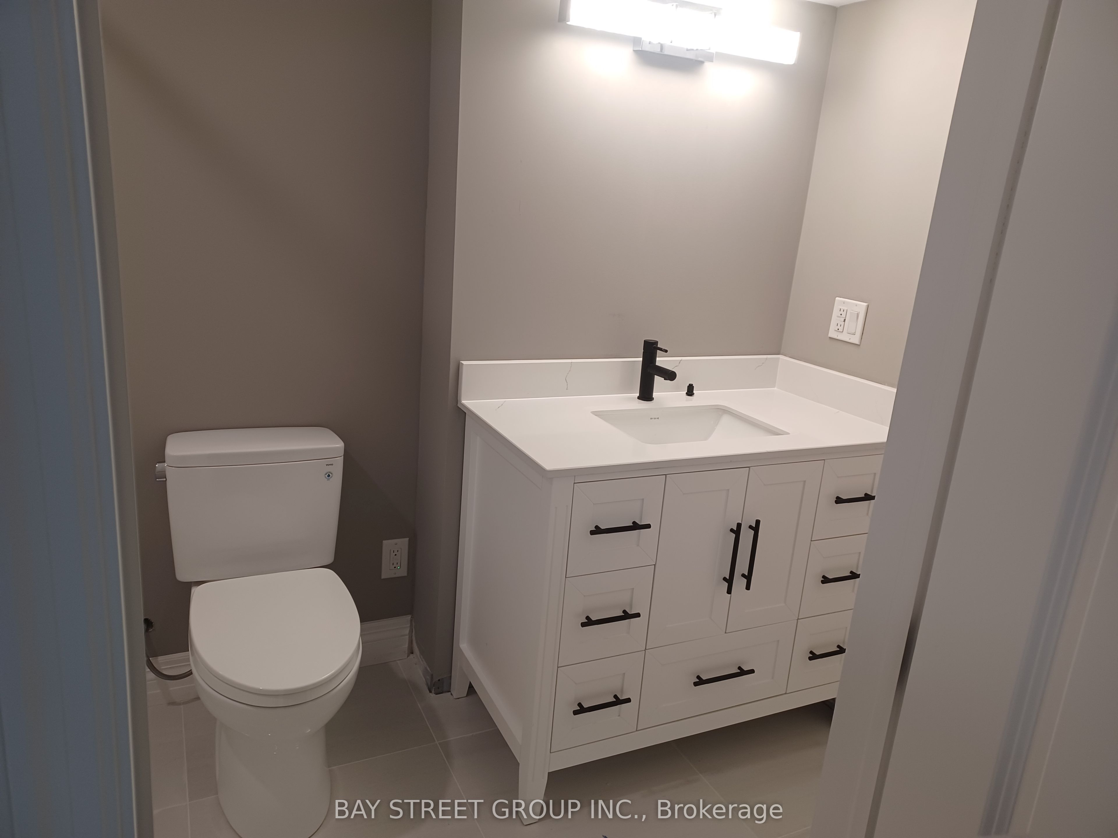 Unit UNIT 2 - 22 Deer Pass Road, East Gwillimbury 5