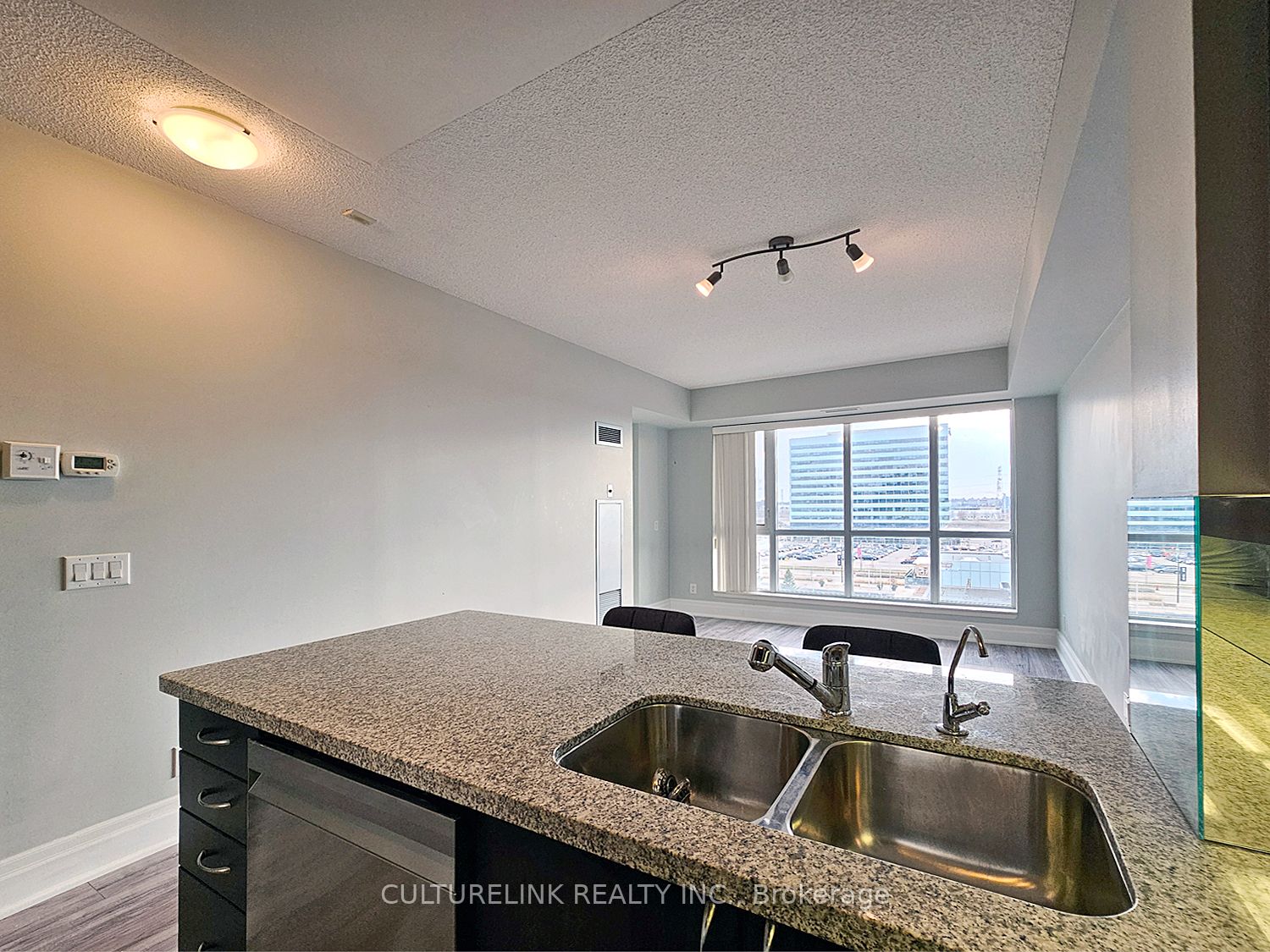 Unit 607 - 57 Upper Duke Crescent, Markham 4